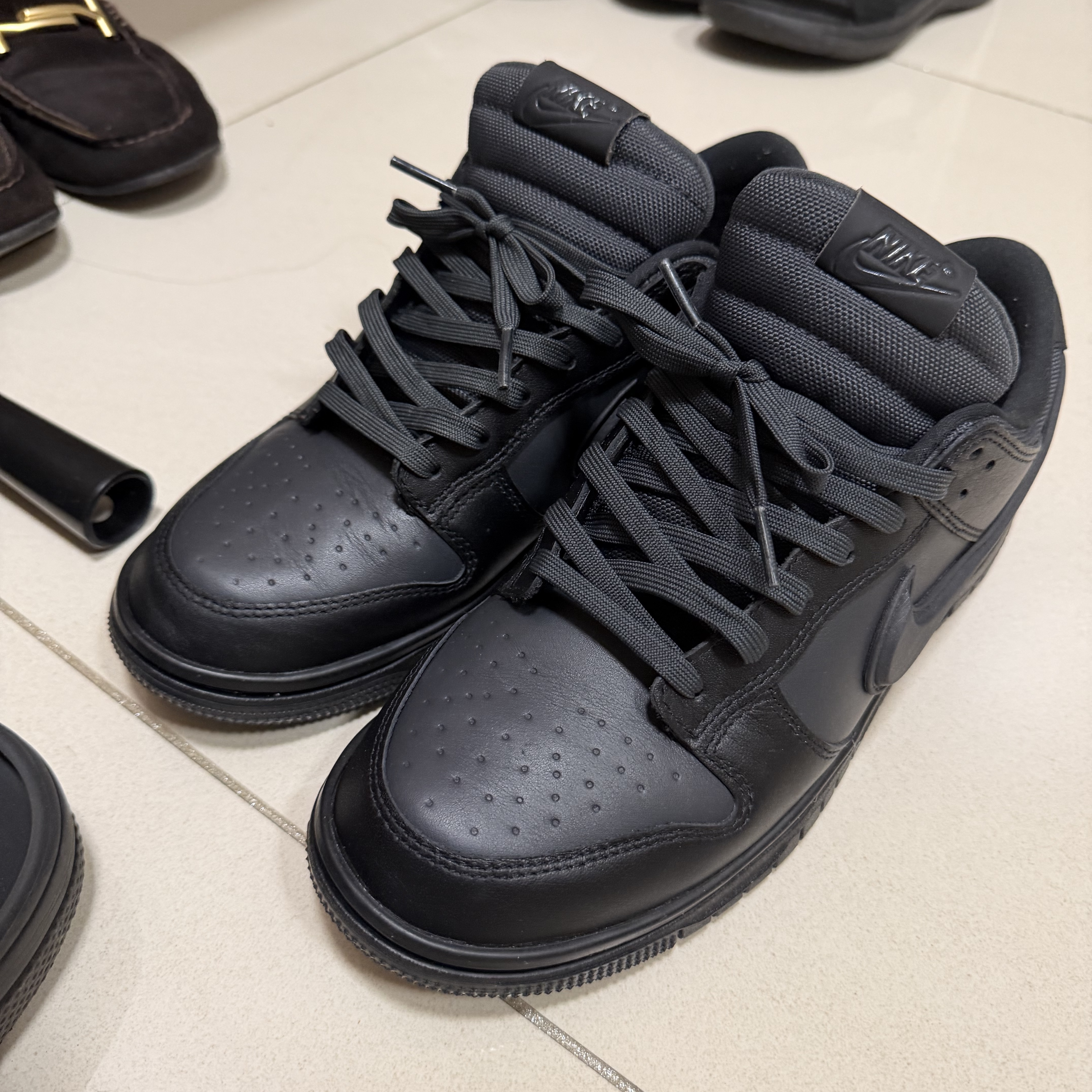 Nike Dunk Low Gore-Tex Black Anthracite 착용 스타일 - 1