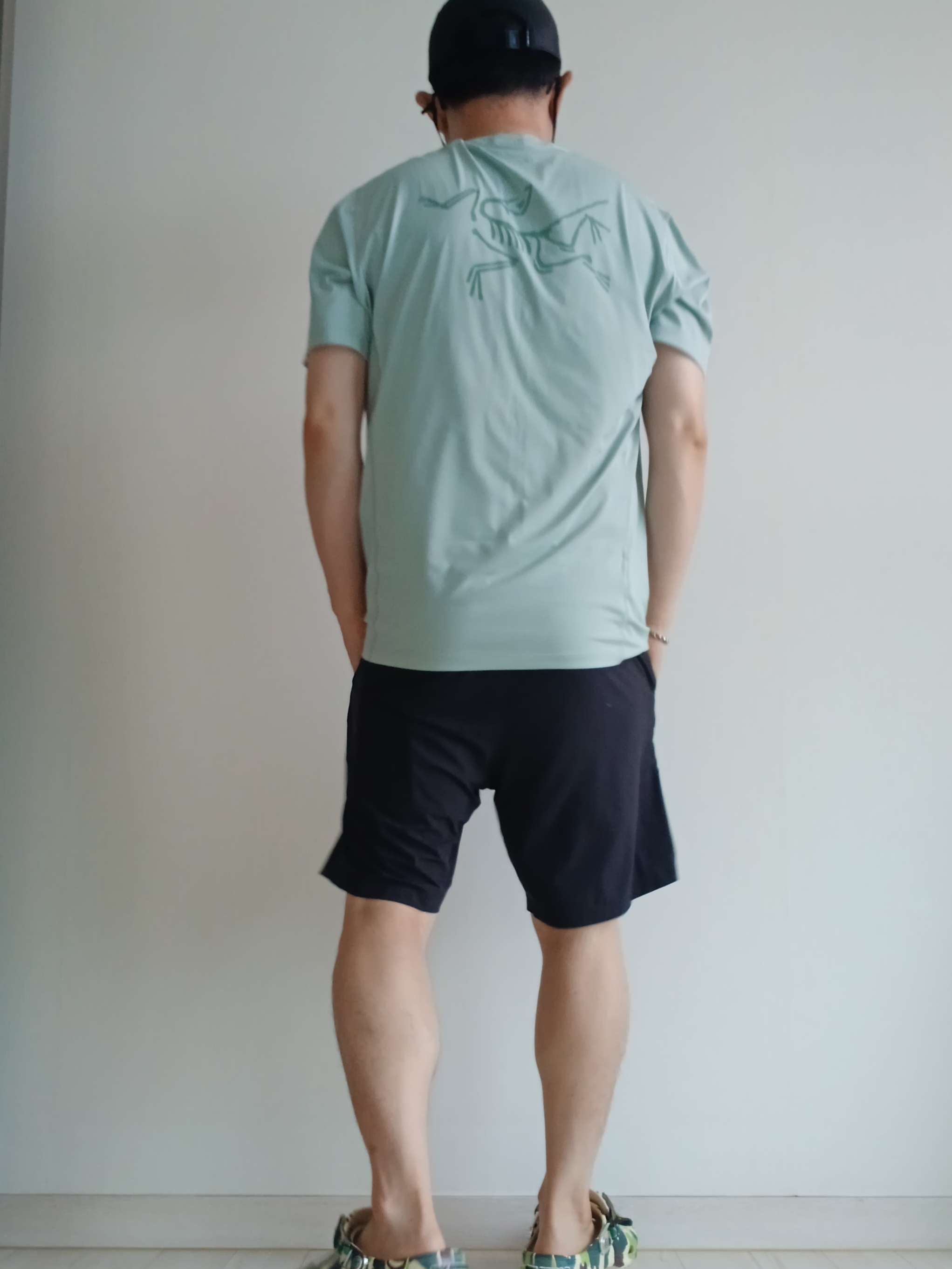 Arc'teryx Incendo Shorts 9 Inch Black, Arc'teryx Motus Arcword Crew SS T-Shirt Stone Green Heather 착용 스타일 - 10