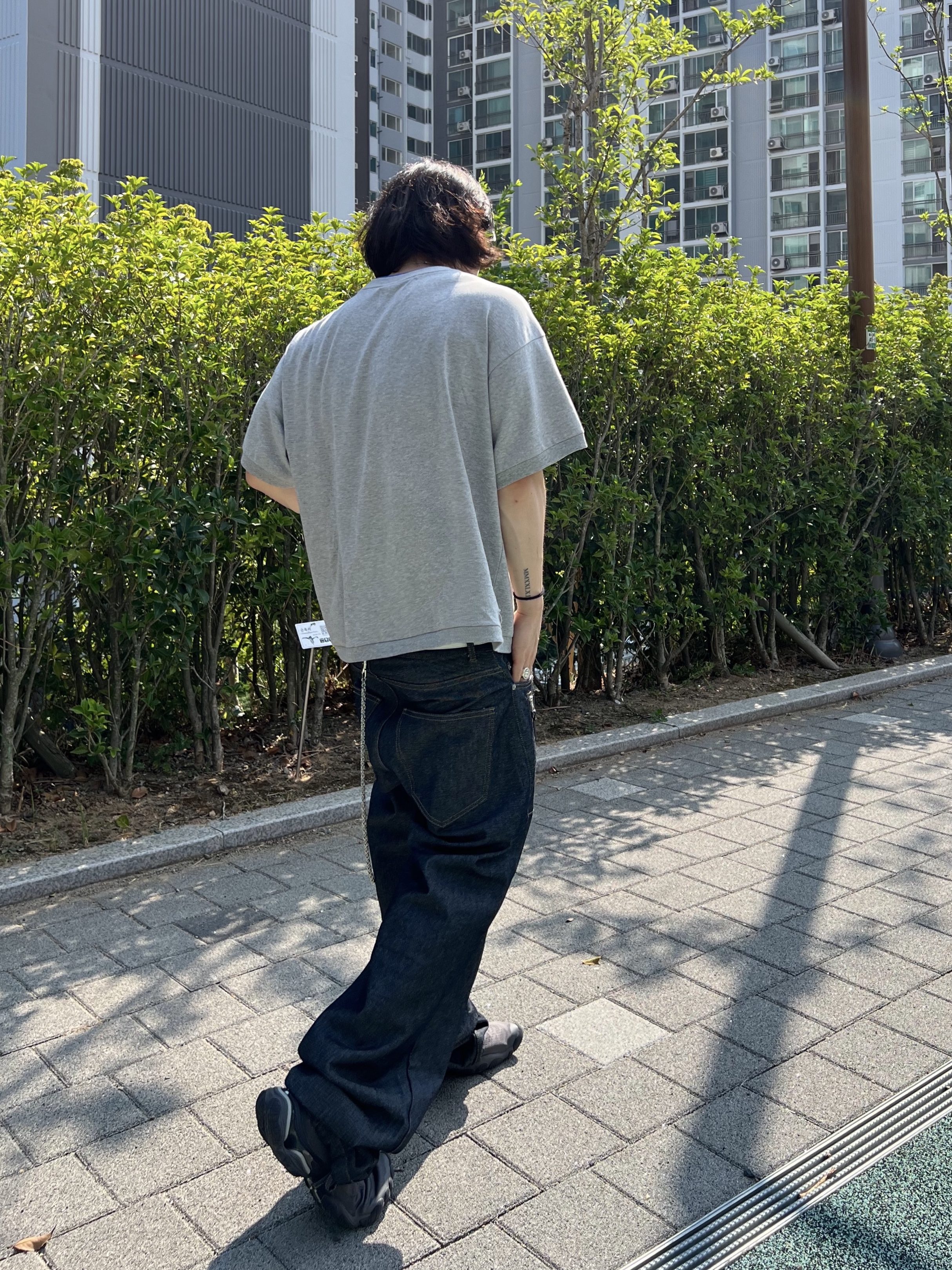 Hono Report Leaf Bracelet, Balenciaga Anatomic Runner Sneakers Grey 착용 스타일 - 9