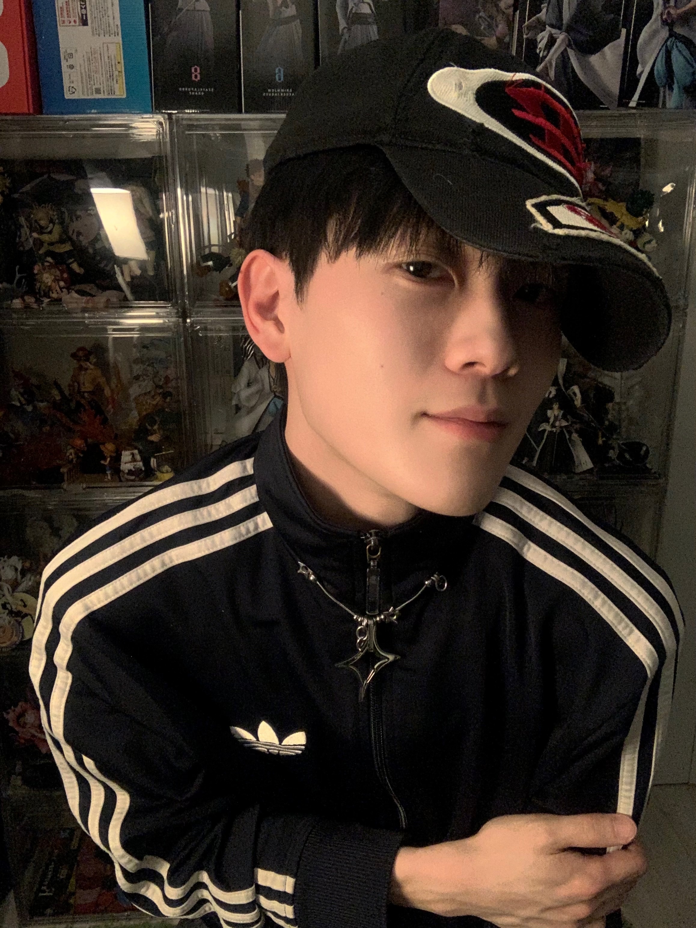 Sentiments No.663 Necklace Silver, Diesel C-Braff Baseball Cap with Embroidered Patch Black 착용 스타일 - 2