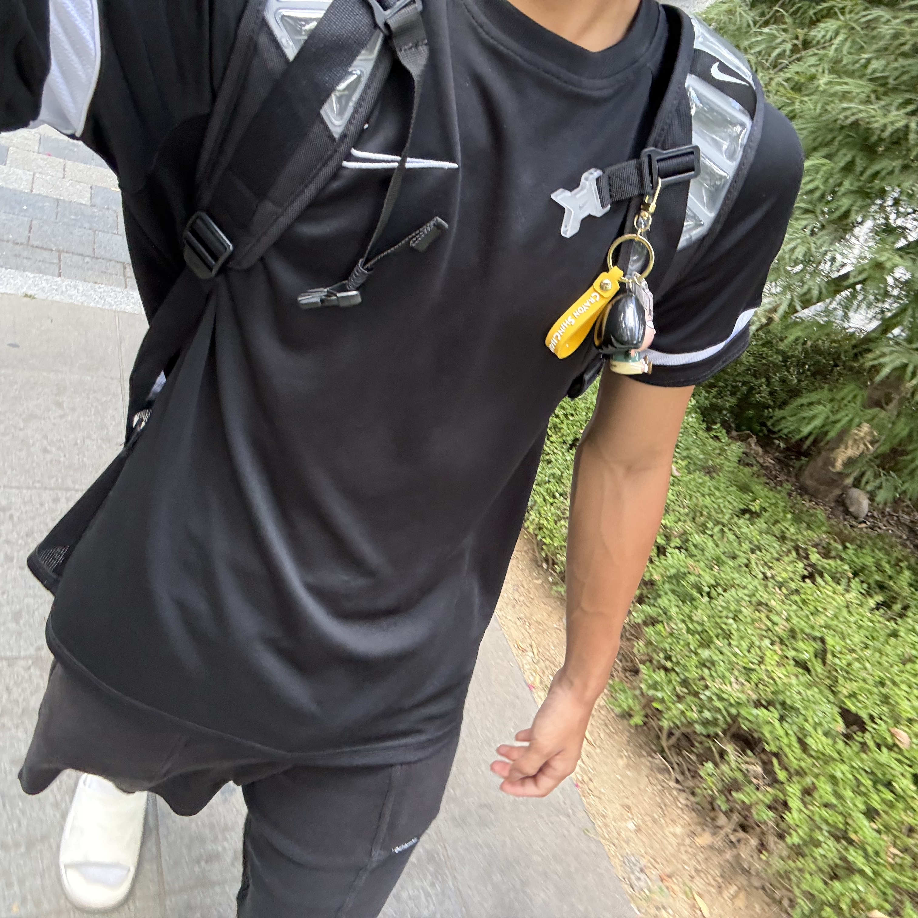 Nike Varsity Elite Backpack 32L Black Metallic Silver 착용 스타일