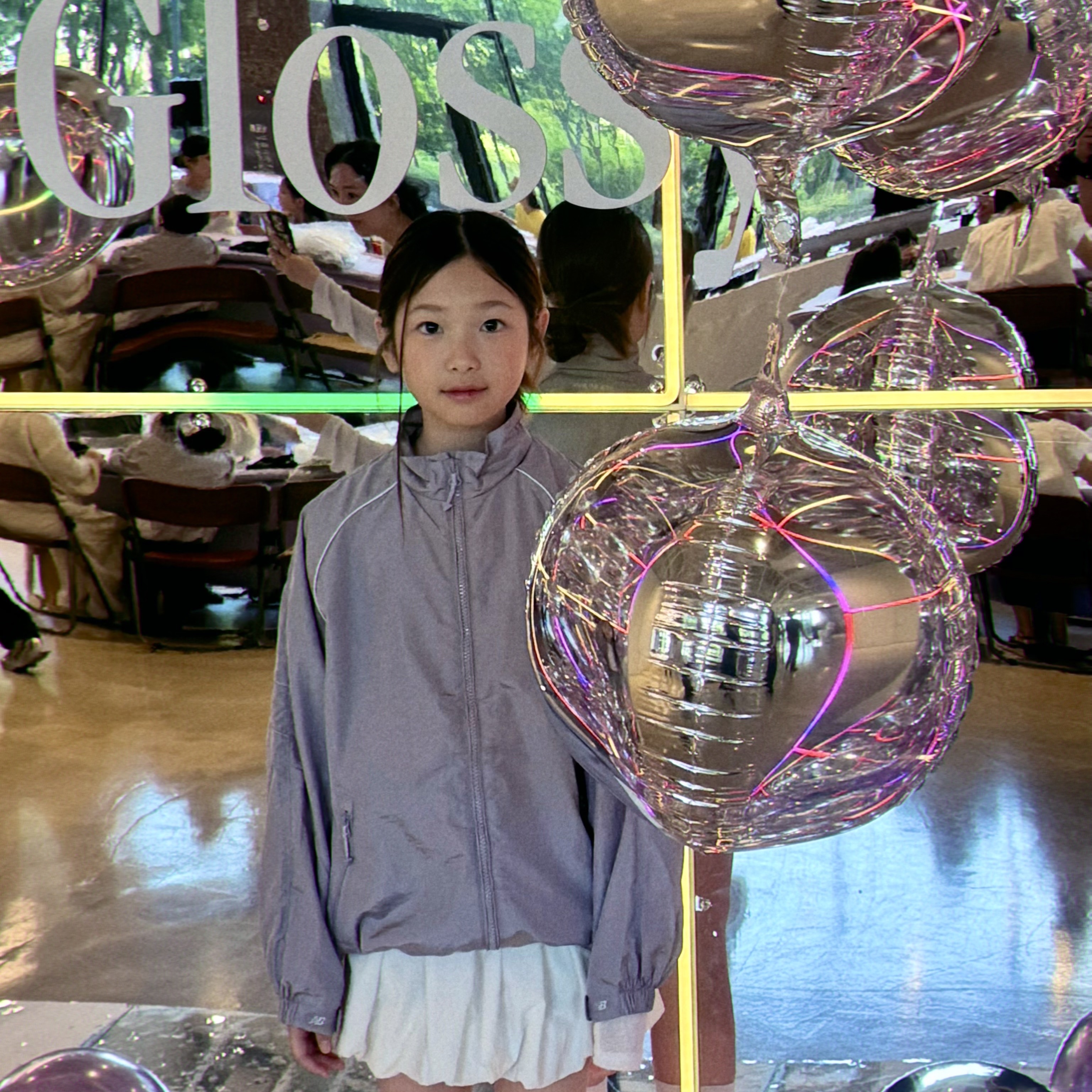 (Kids) New Balance Air Glossy Windbreaker Purple 착용 스타일 - 4