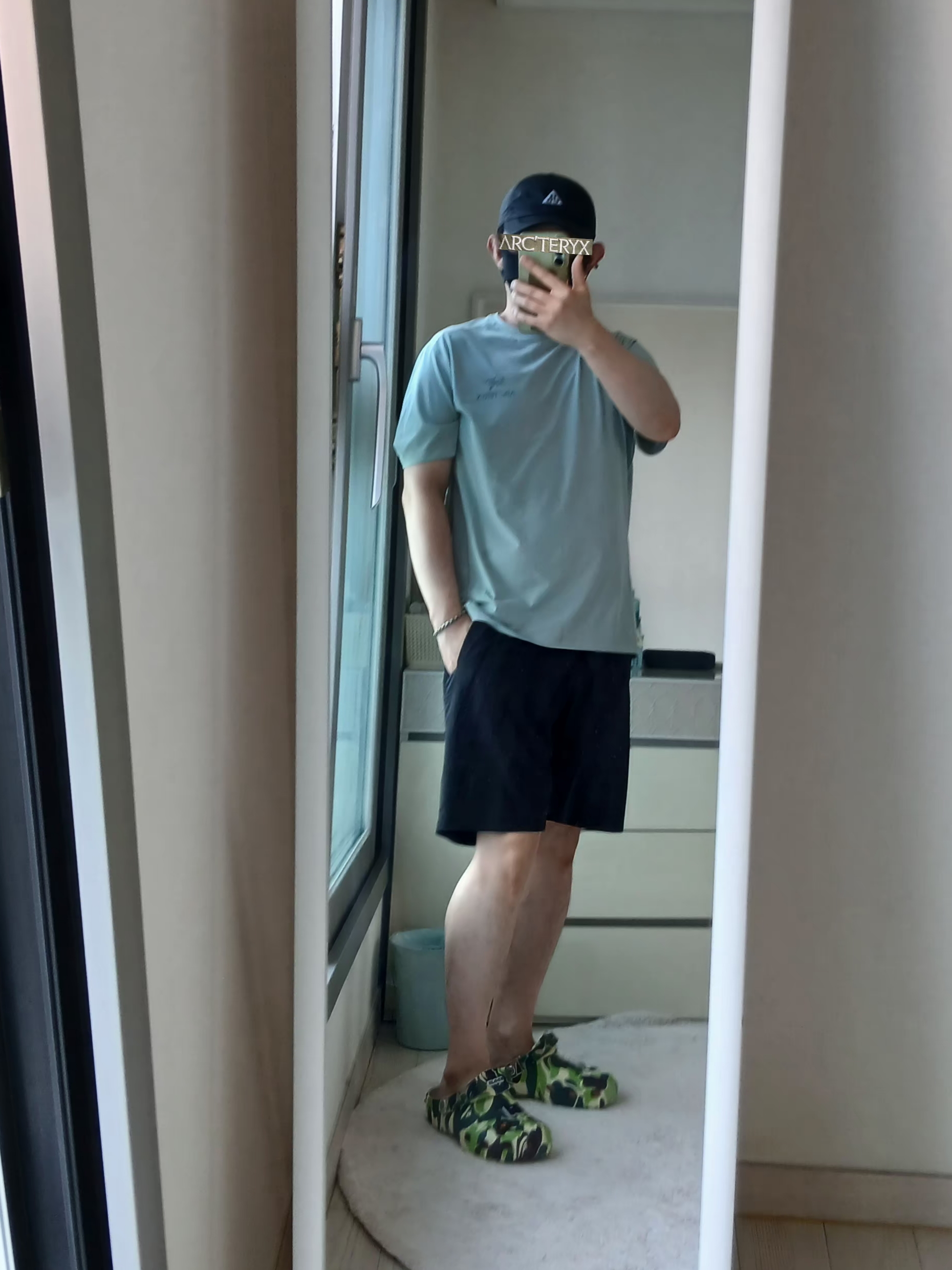 Arc'teryx Incendo Shorts 9 Inch Black, Arc'teryx Motus Arcword Crew SS T-Shirt Stone Green Heather 착용 스타일 - 9