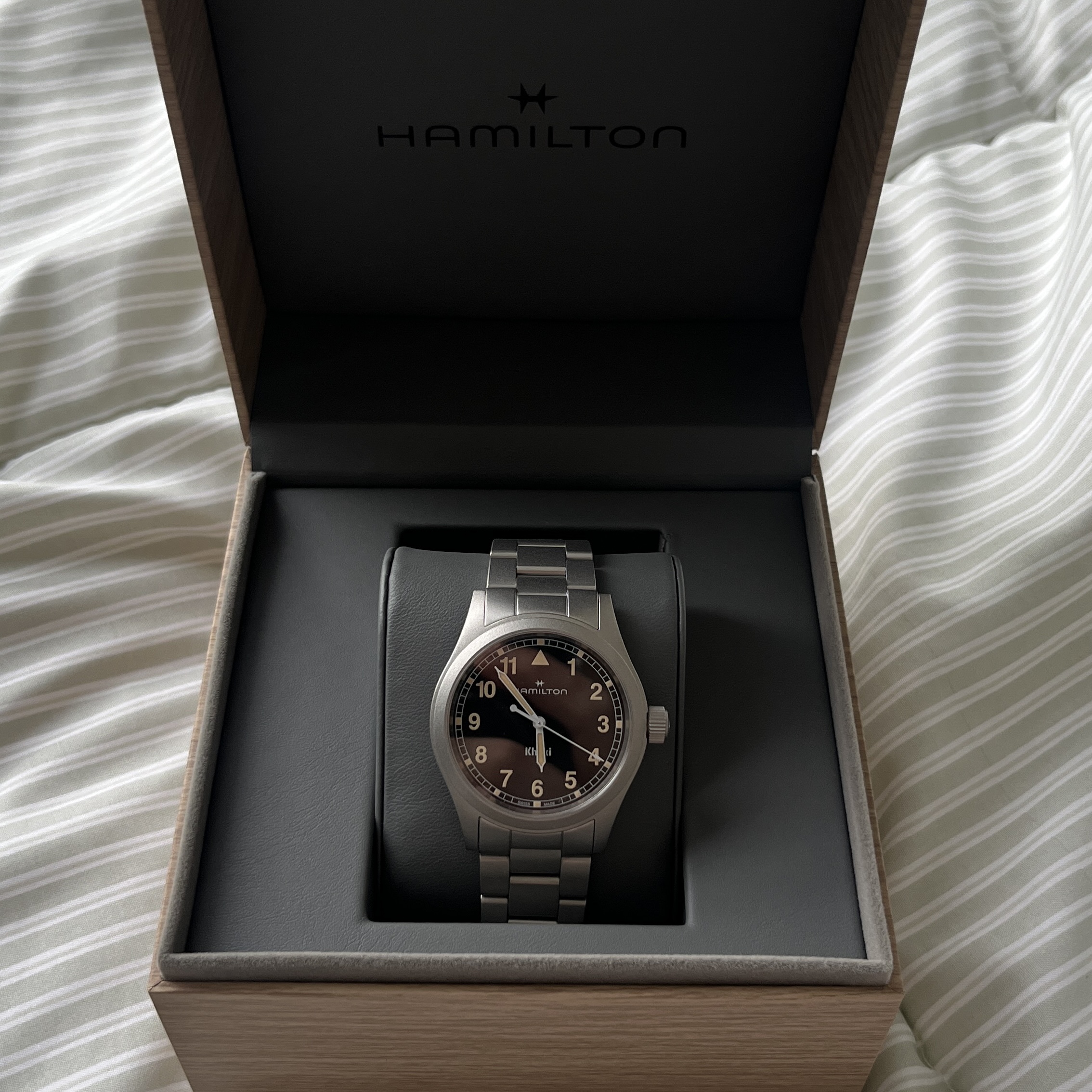 Hamilton Khaki Field Quartz 38mm Stainless Steel Black 착용 스타일