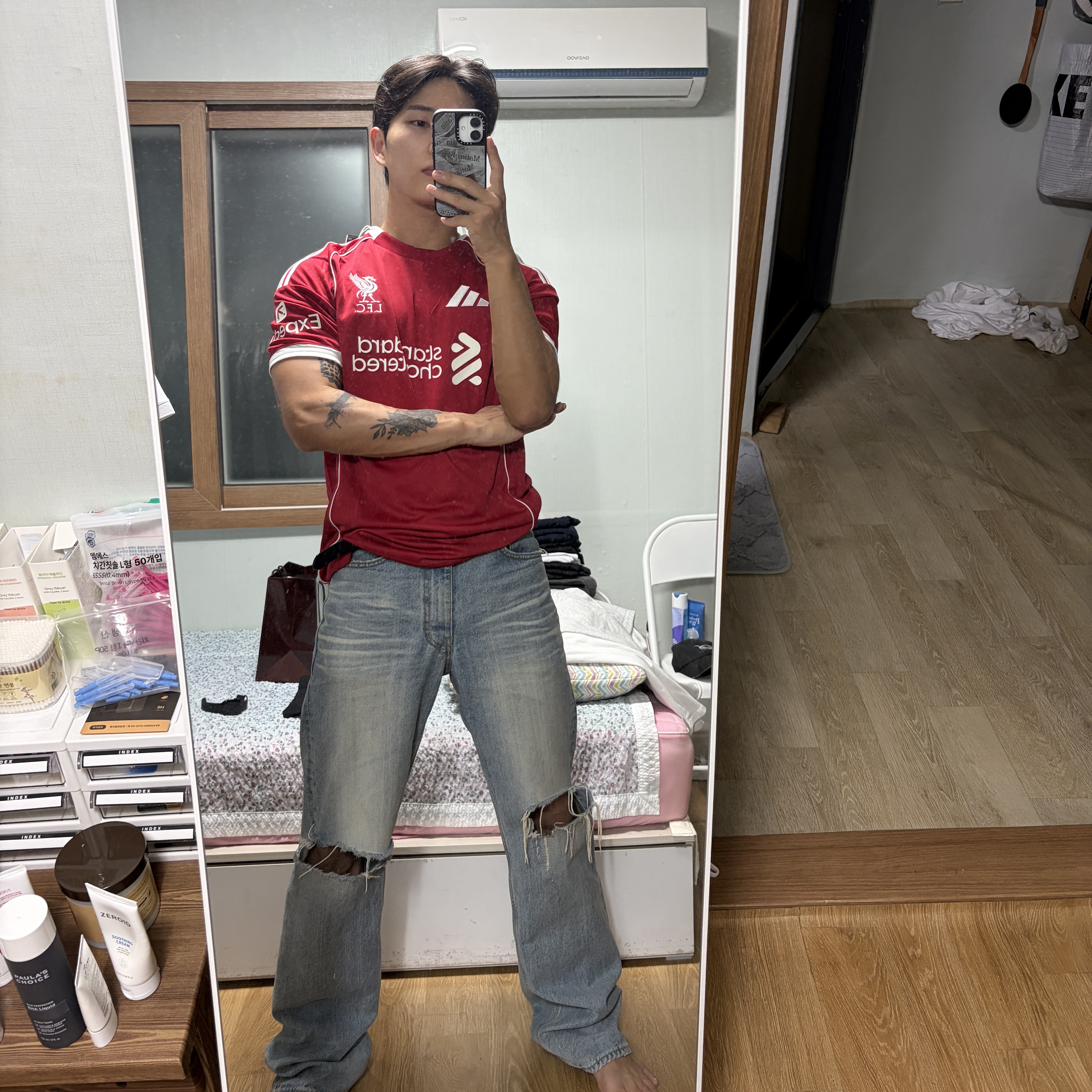 Adidas Liverpool FC 2025/26 Home Jersey Strawberry Red - KR Sizing (Non Marking Ver.) 착용 스타일 - 1