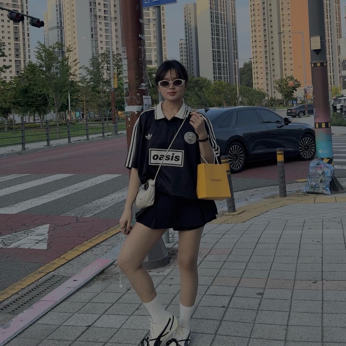 Adidas x Oasis Tour Jacquard Jersey Black - US Sizing, (W) Puma x Rosé Speedcat LEA Warm White Black 착용 스타일 - 2