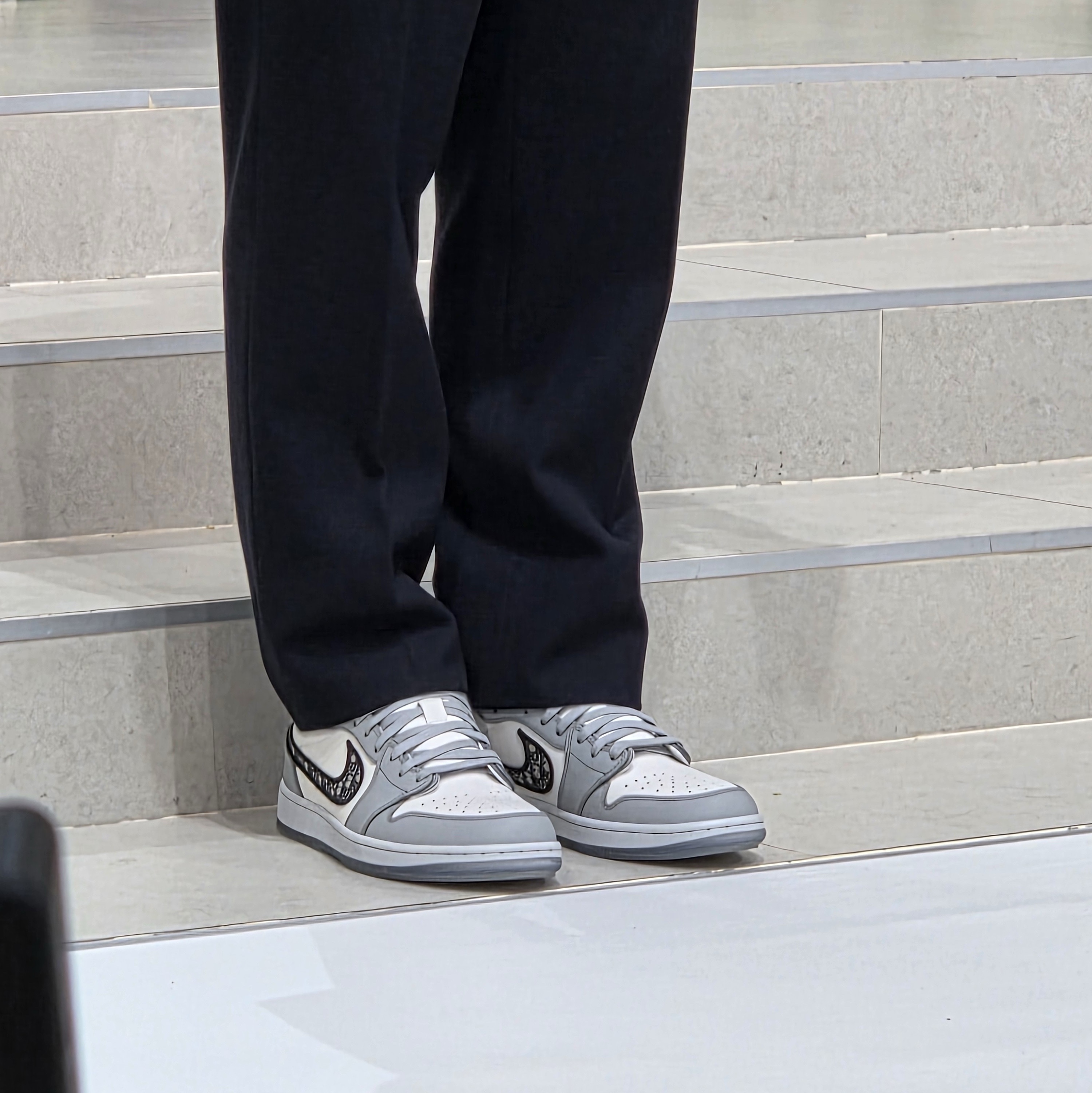 Jordan 1 x Dior Low OG 착용 스타일 - 3