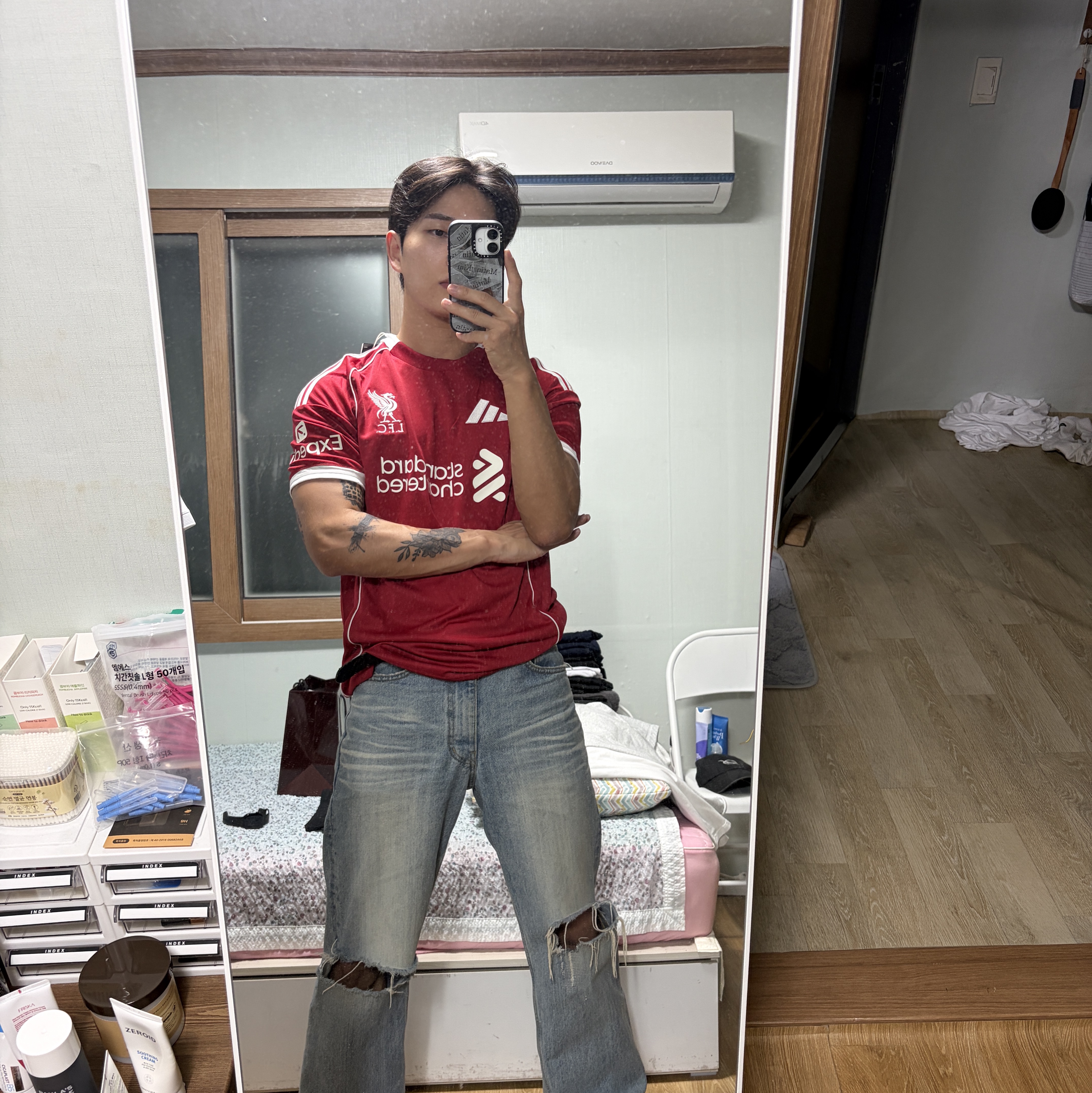 Adidas Liverpool FC 2025/26 Home Jersey Strawberry Red - KR Sizing (Non Marking Ver.) 착용 스타일 - 2