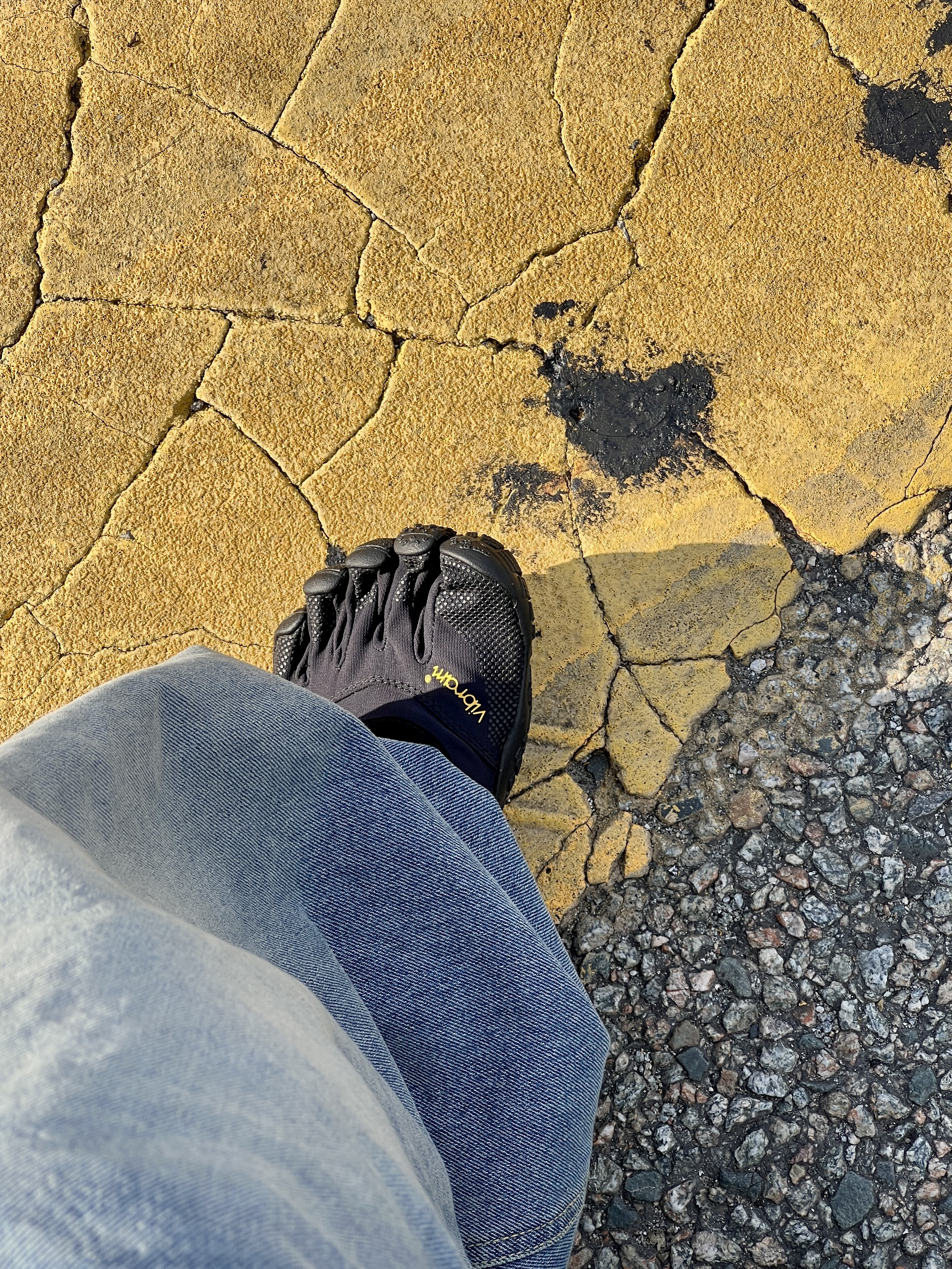 Vibram Fivefingers V-Trek Black 착용 스타일 - 3
