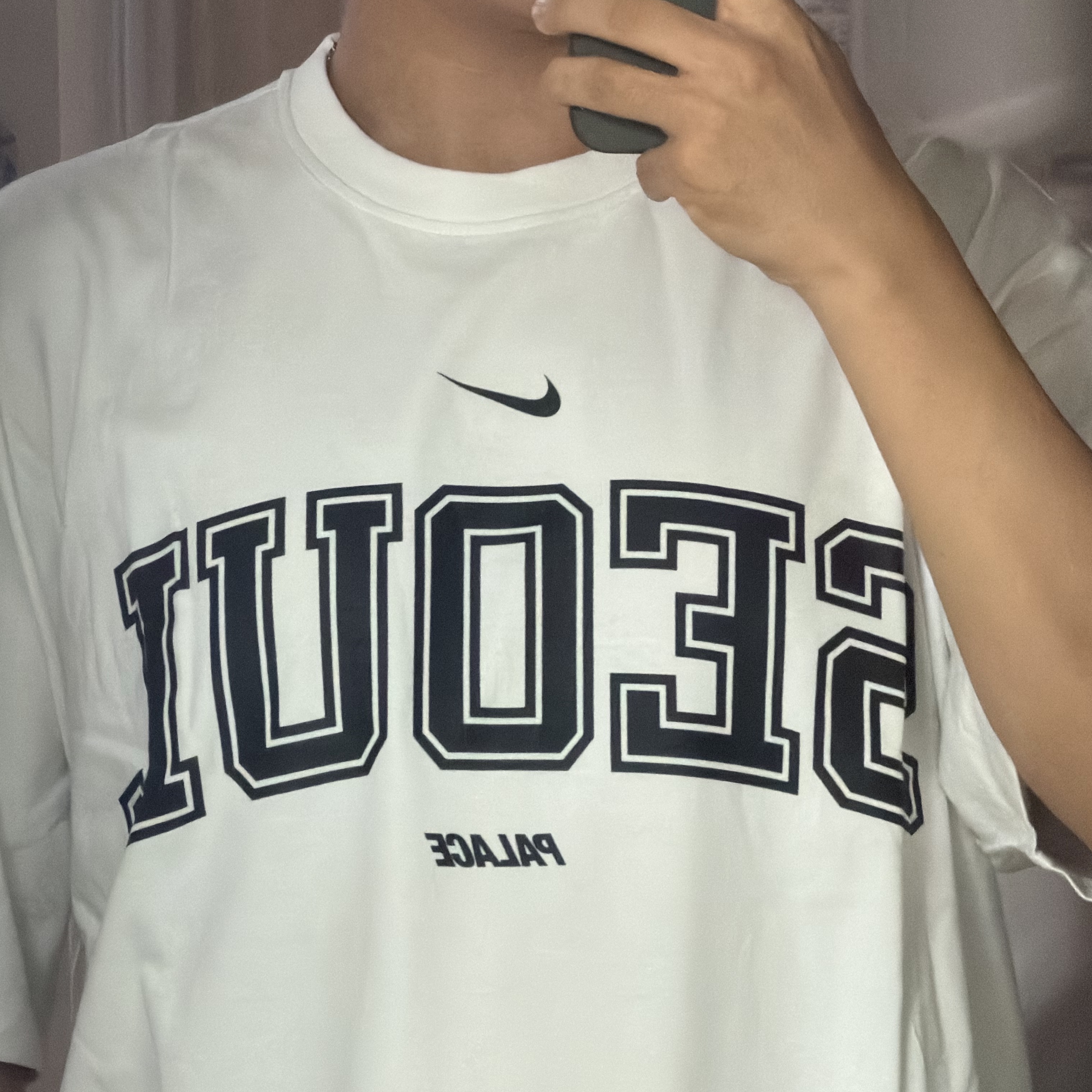 Palace x Nike Shop T-Shirt Seoul White - 26SS 착용 스타일