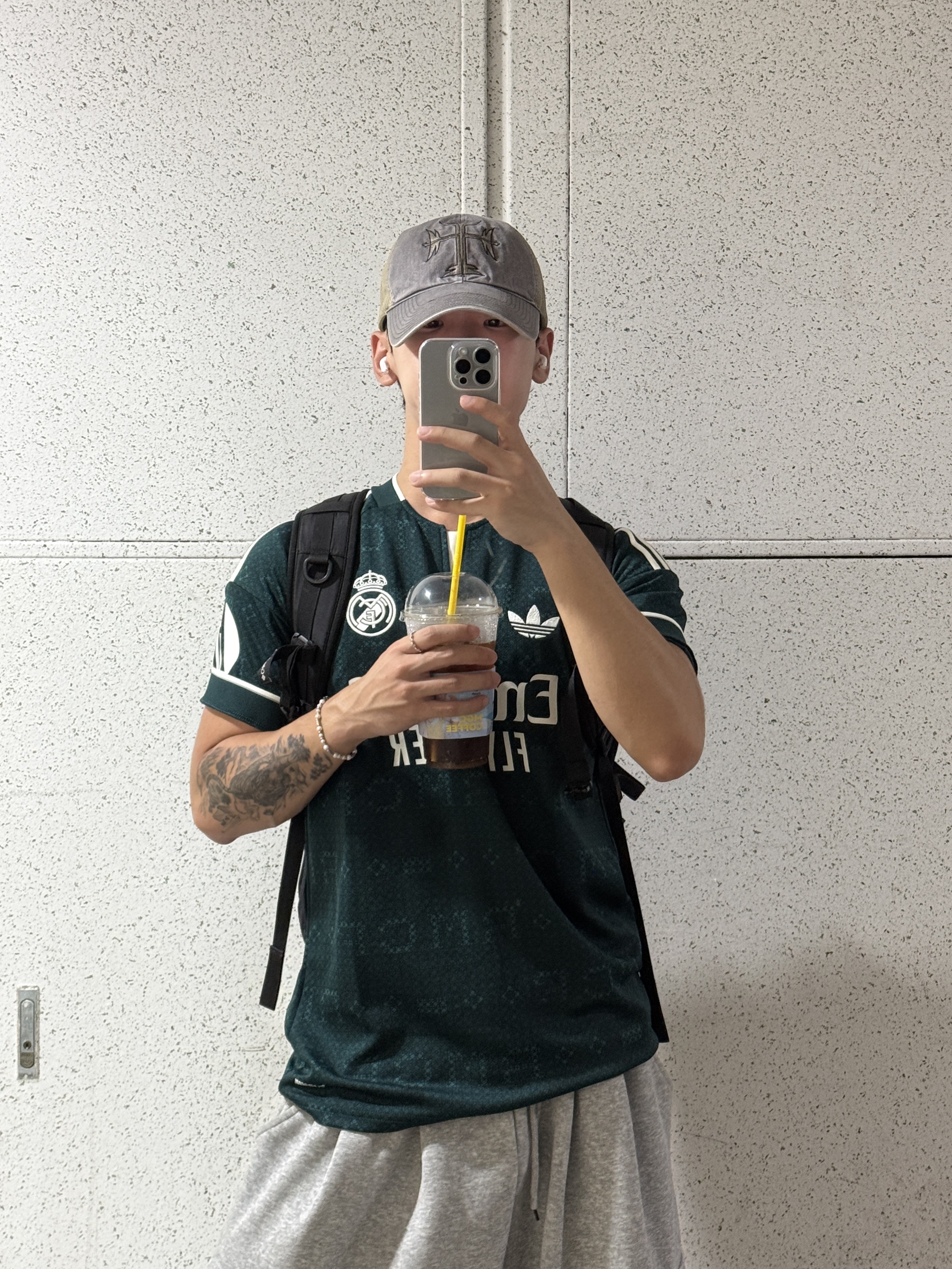 Adidas Real Madrid 26/27 Away Jersey Aurora Ivy - KR Sizing (Non Marking Ver.), Adidas Real Madrid 26/27 Away Jersey Aurora Ivy - US Sizing (Non Marking Ver.) 착용 스타일 - 2