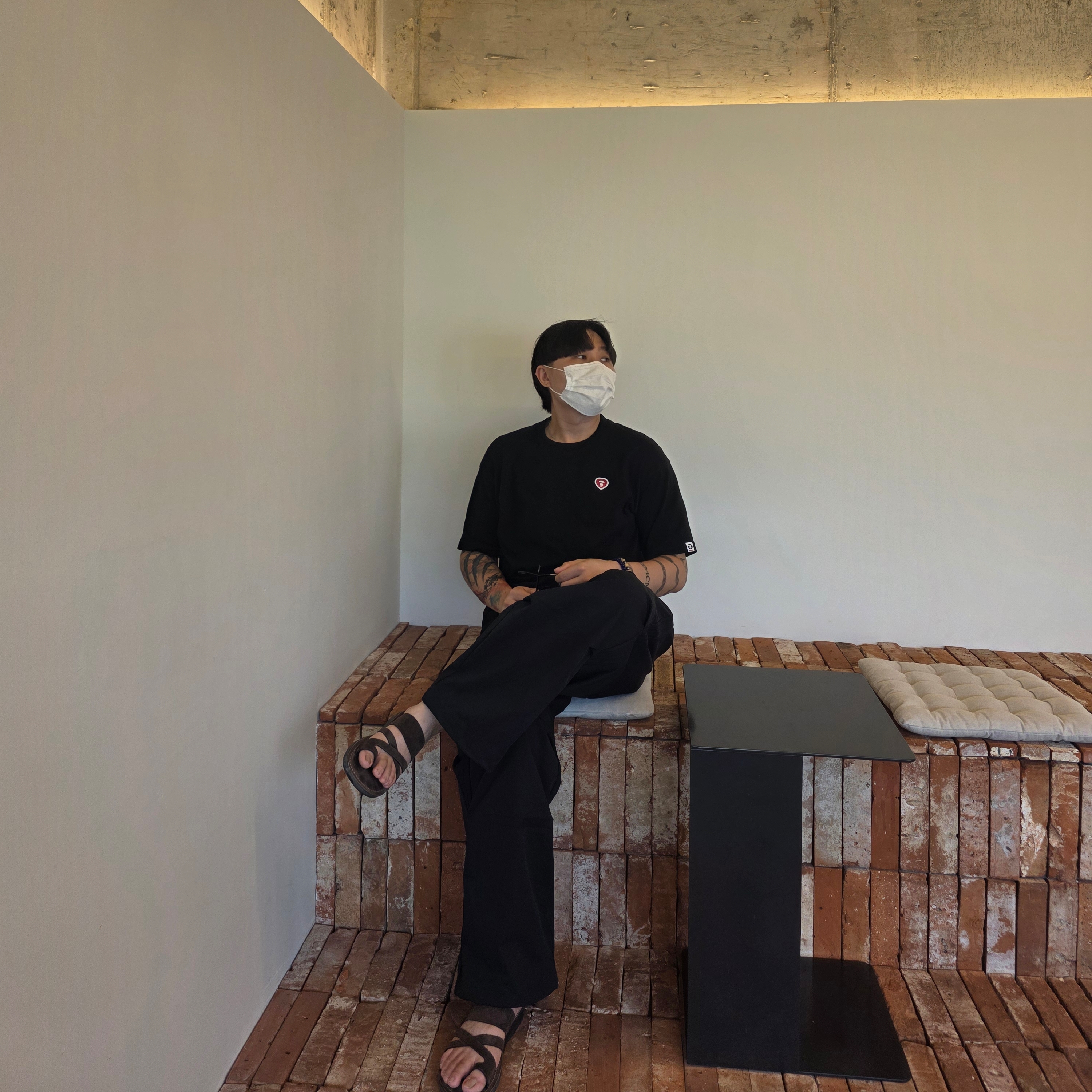AAPE Now Heart Tee Black - 26SS, Gentle Monster Jeff 01 Black 착용 스타일 - 2