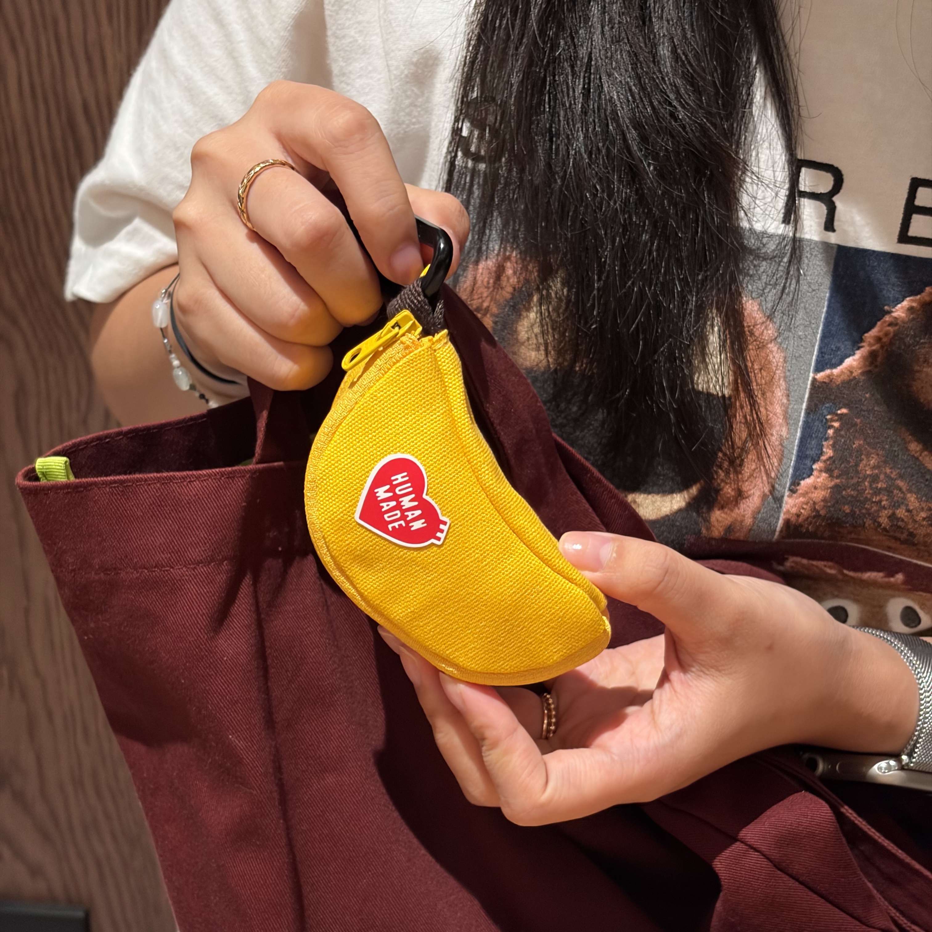 Human Made Banana Pouch Yellow, Supreme Rowlf T-Shirt White - 24SS 착용 스타일