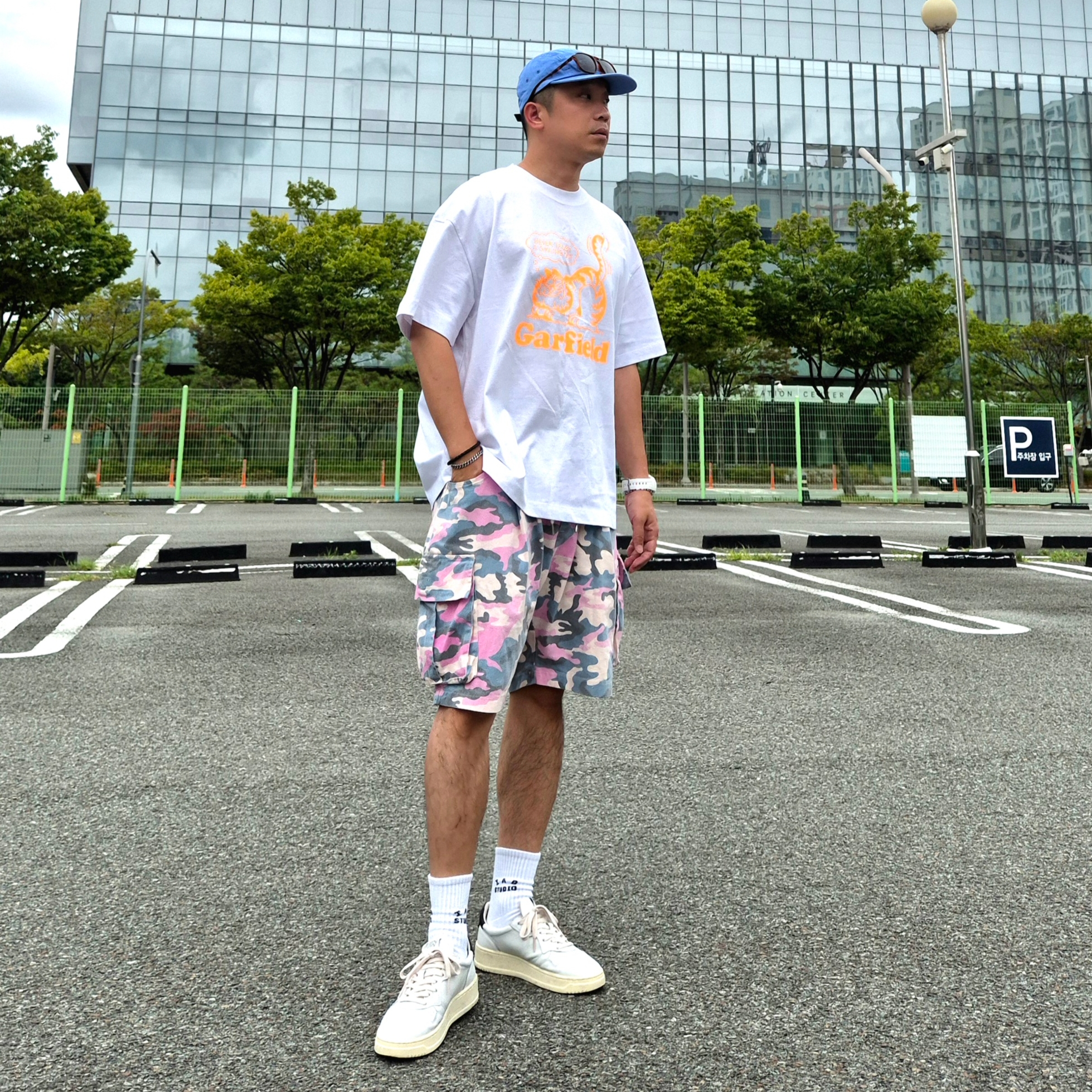 Supreme Washed Chino Twill Camp Cap Light Royal - 24SS, Autry Medalist Low Leather Sneakers White Black 착용 스타일 - 4