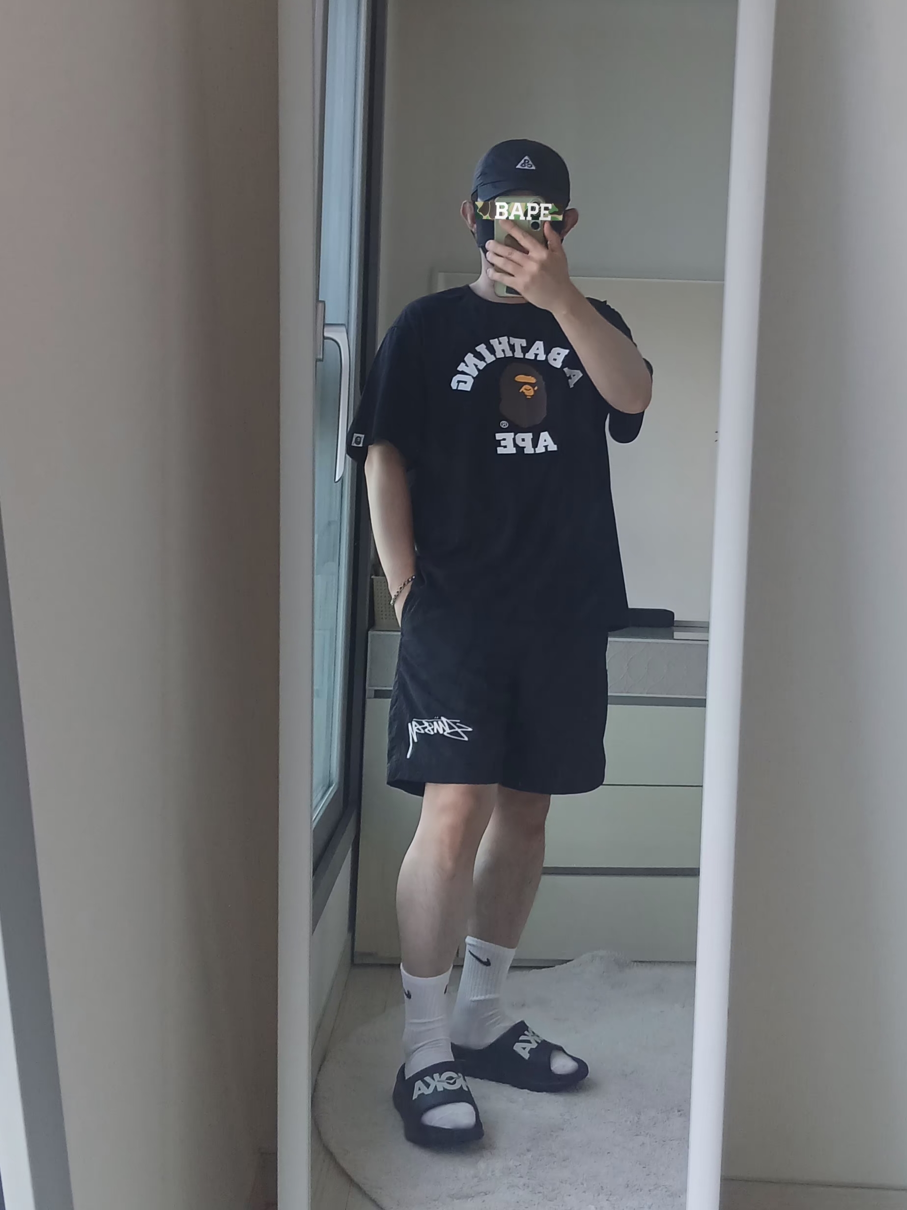 Peaceminusone x Toy Story The First Fan Cap 01 Dark Grey, BAPE College T-Shirt Black 착용 스타일 - 9