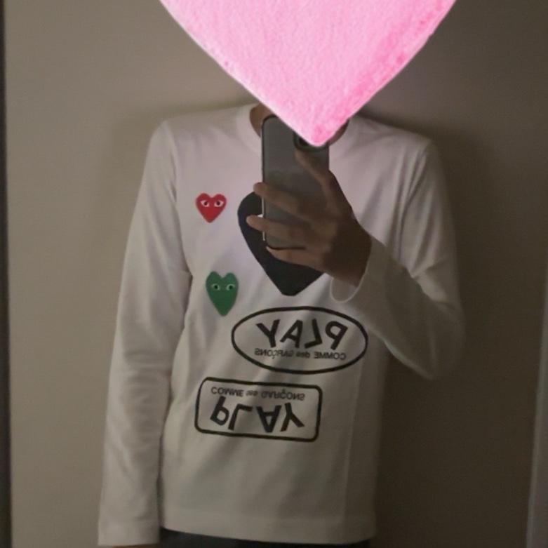 (W) Play Comme des Garcons Multi Logo Long Sleeve T-Shirt White 착용 스타일