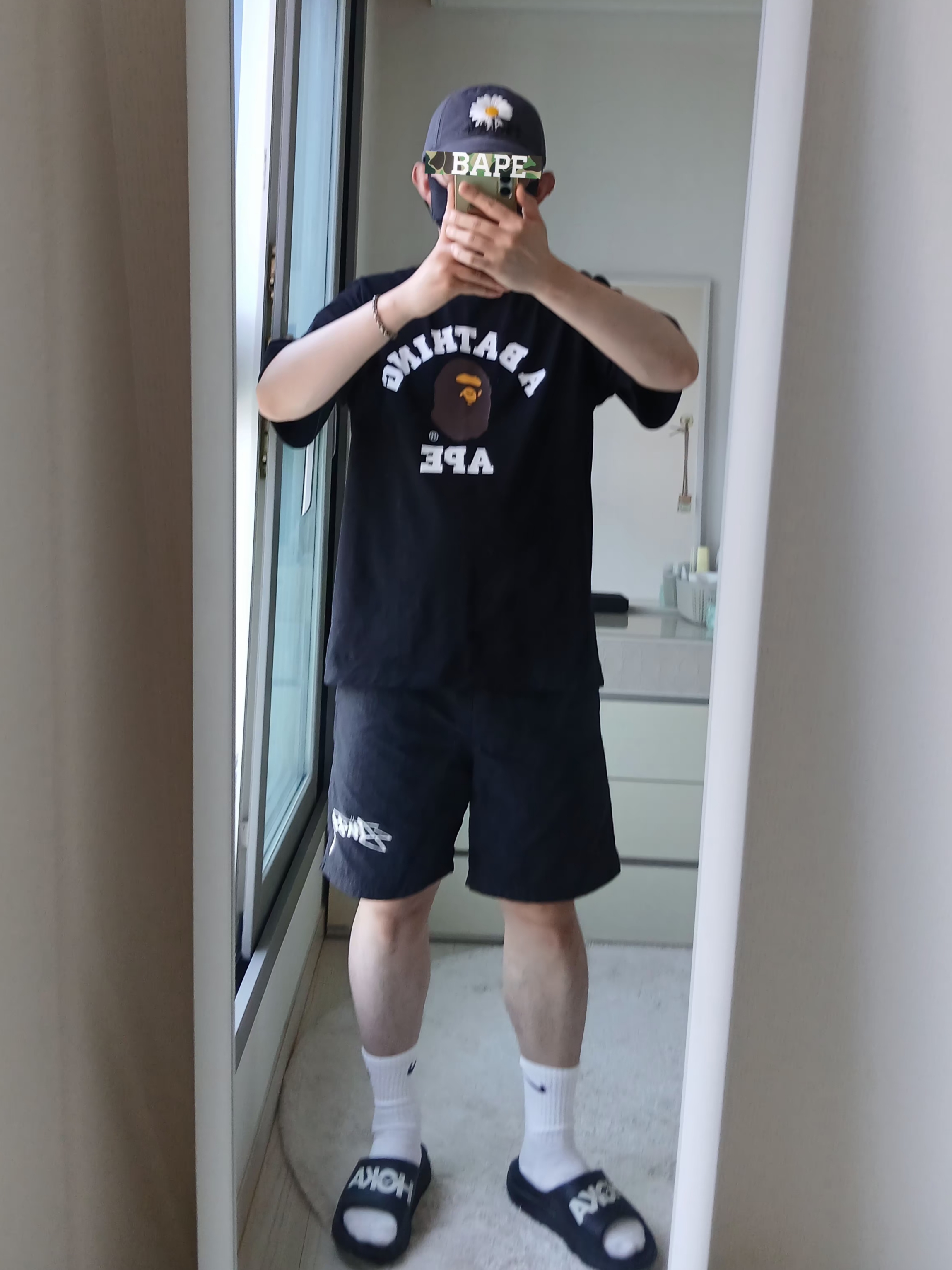 Peaceminusone x Toy Story The First Fan Cap 01 Dark Grey, BAPE College T-Shirt Black 착용 스타일 - 2