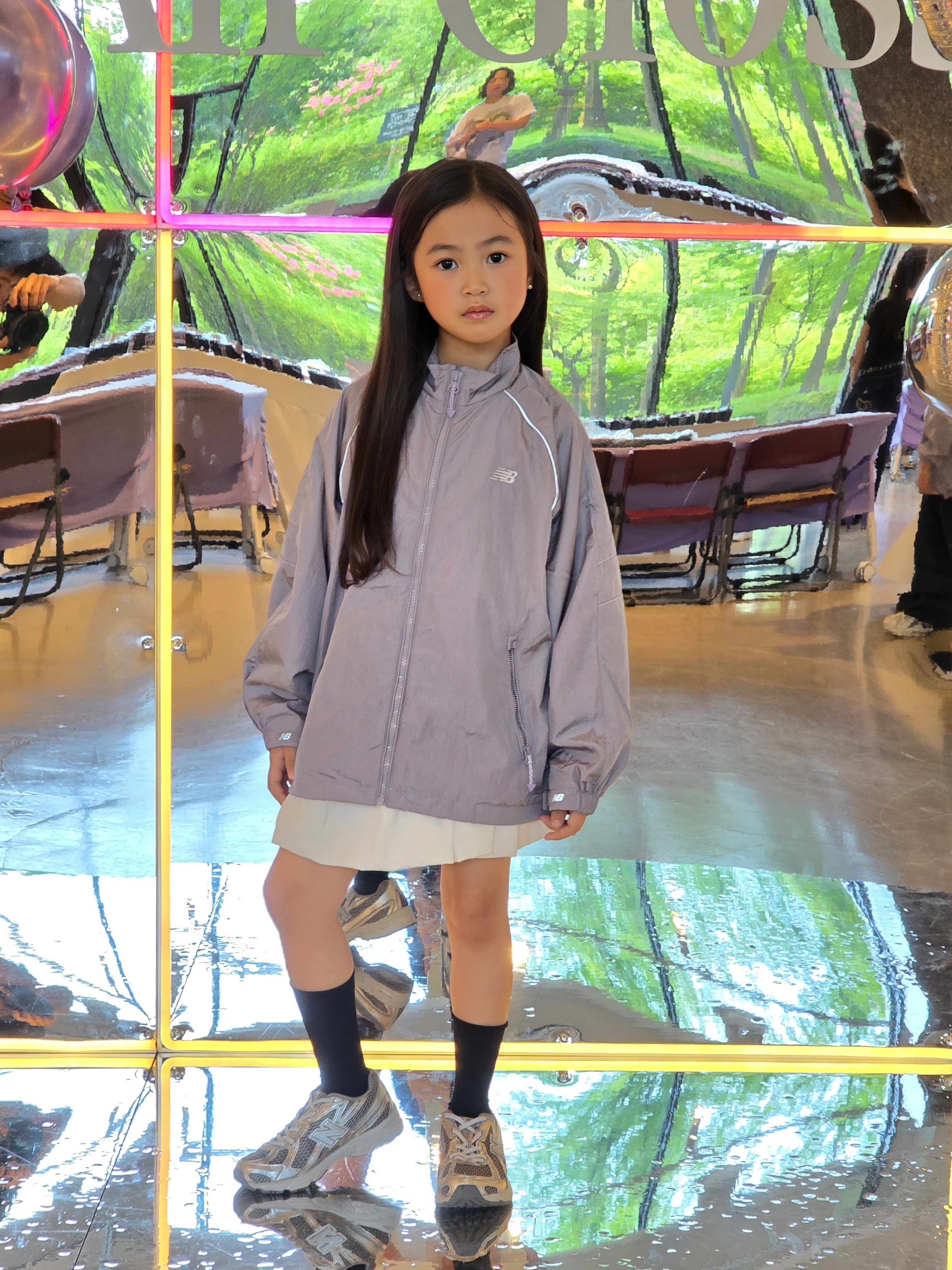 (Kids) New Balance Air Glossy Windbreaker Purple 착용 스타일 - 10