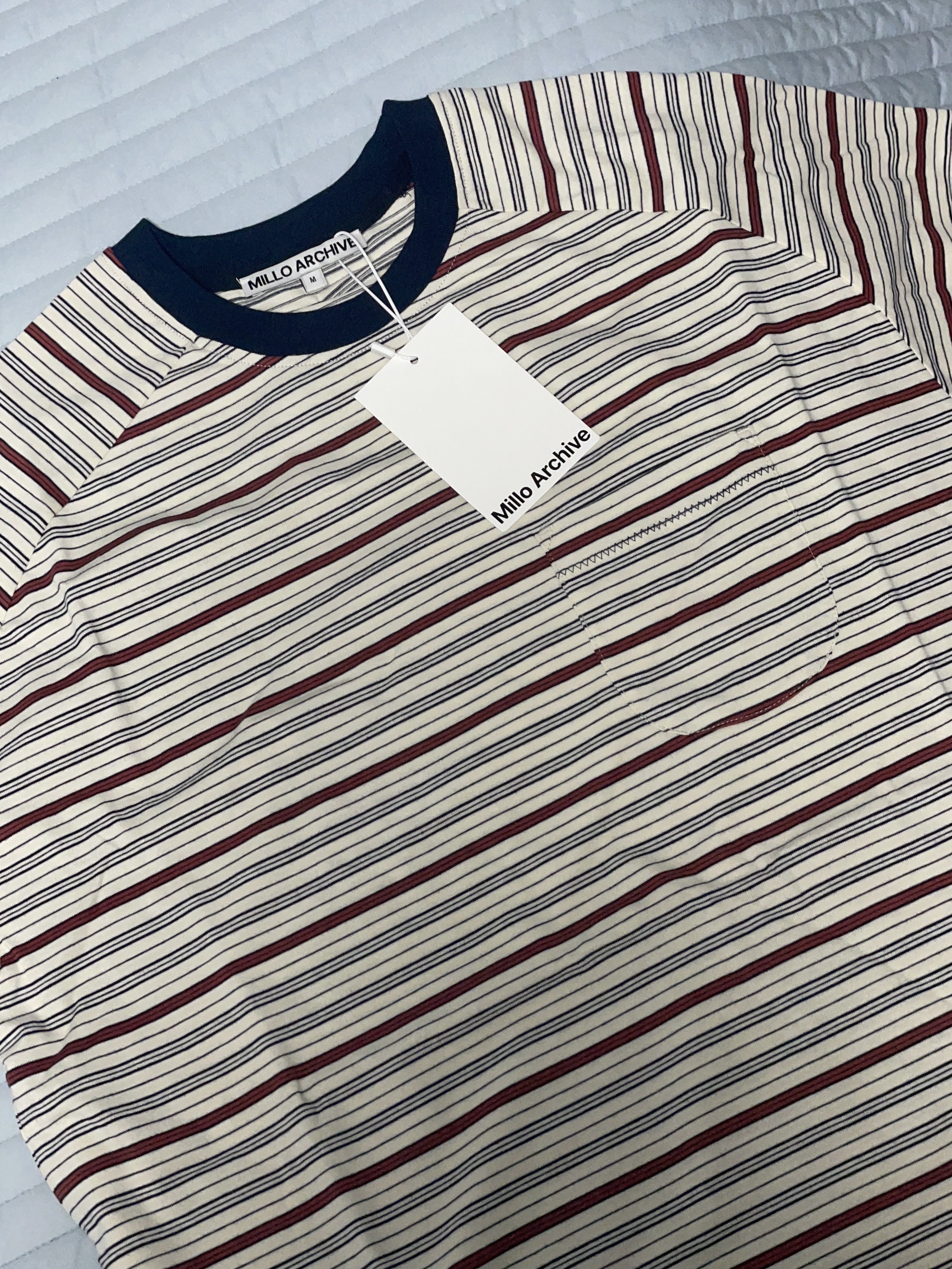 Millo Archive Ritz Stripe Pocket T-Shirt Ivory 착용 스타일