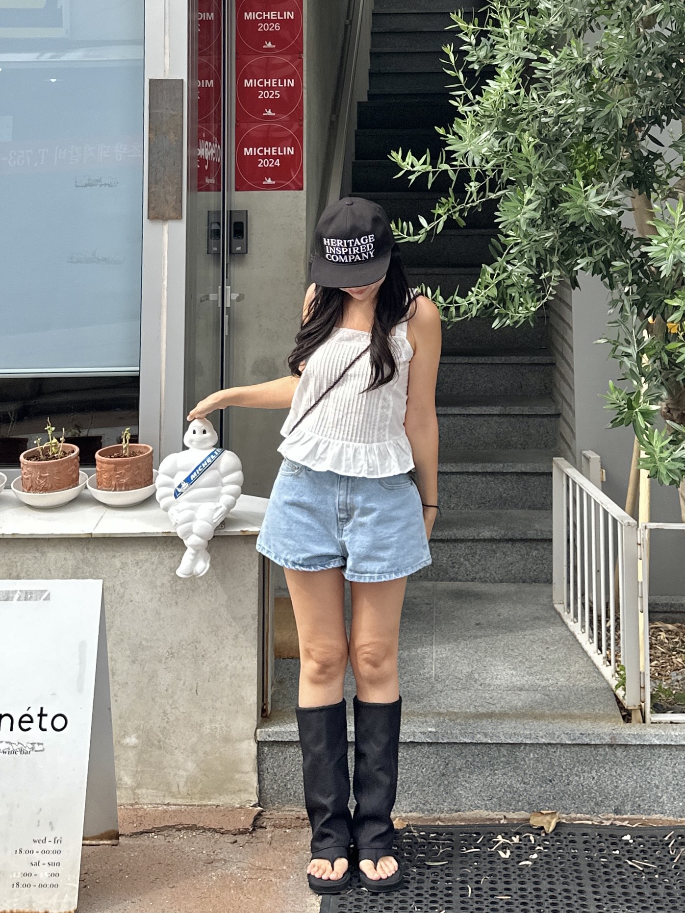 Human Made Heart Beaded Bag Black 착용 스타일 - 1