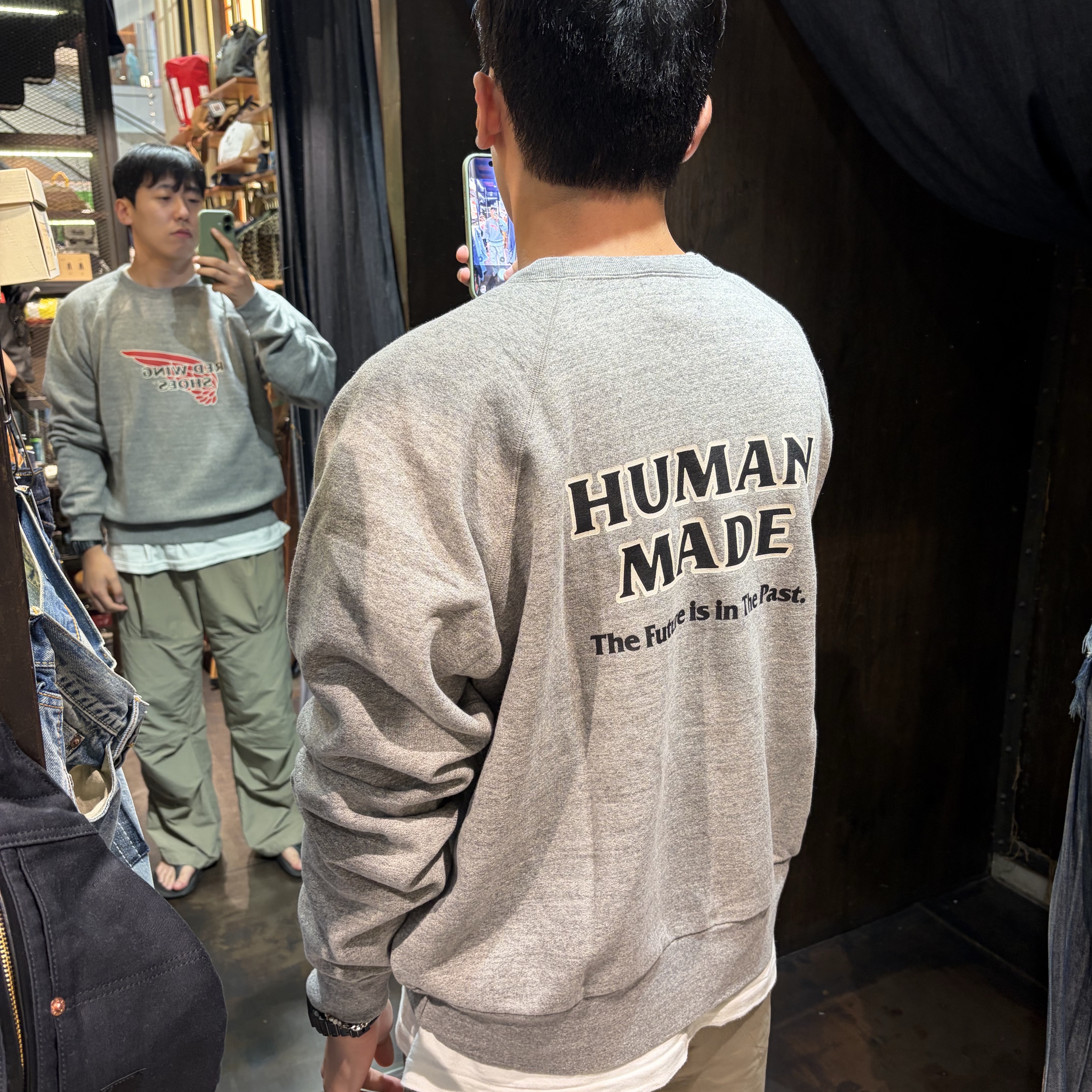 Human Made x Red Wing Raglan Sweatshirt Gray 착용 스타일 - 2
