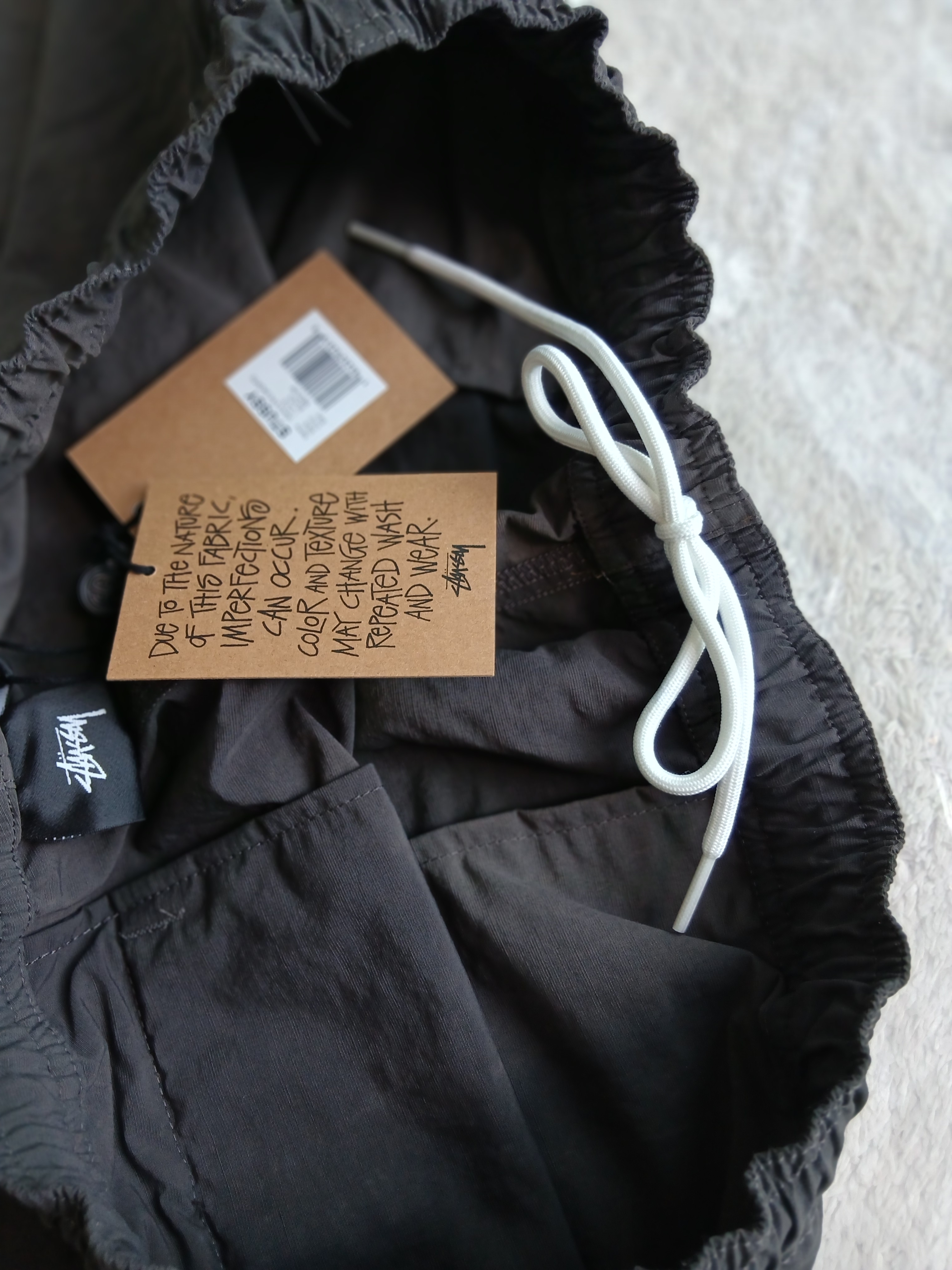 Stussy Wave Dye Nylon Shorts Black, AMI de Coeur T-Shirt White 착용 스타일 - 4