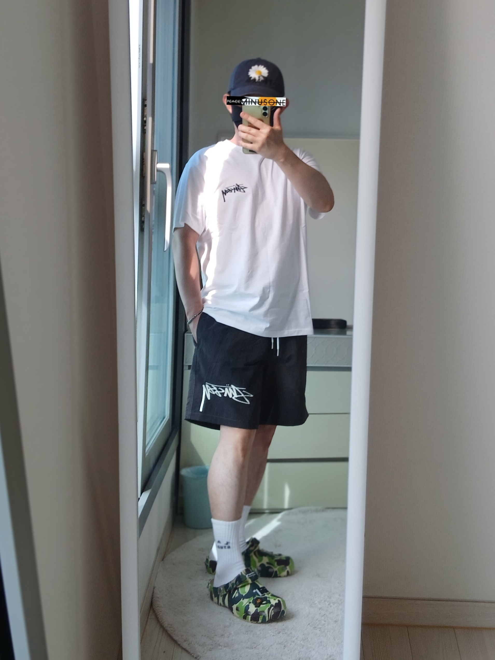 Stussy Wave Dye Nylon Shorts Black, Stussy Kittens T-Shirt White 착용 스타일 - 8