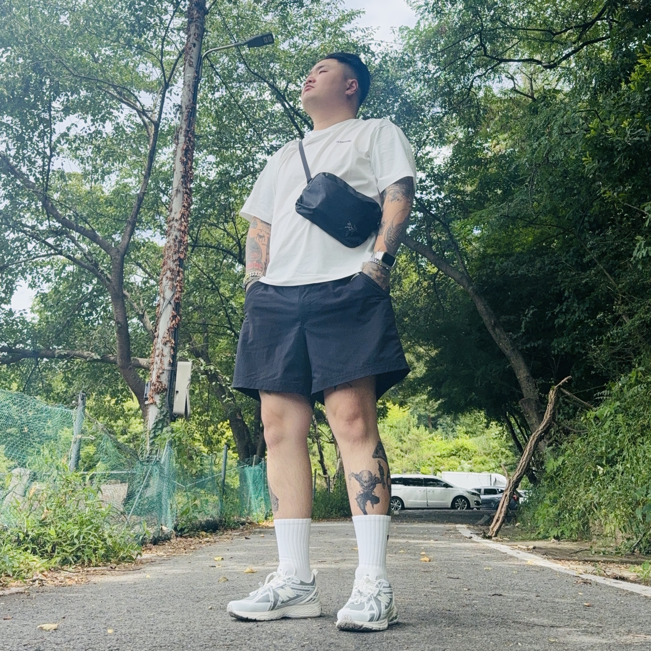 Salomon Scope Short Sleeve White, Nike ACG Hiking Shorts Black - Asia 착용 스타일