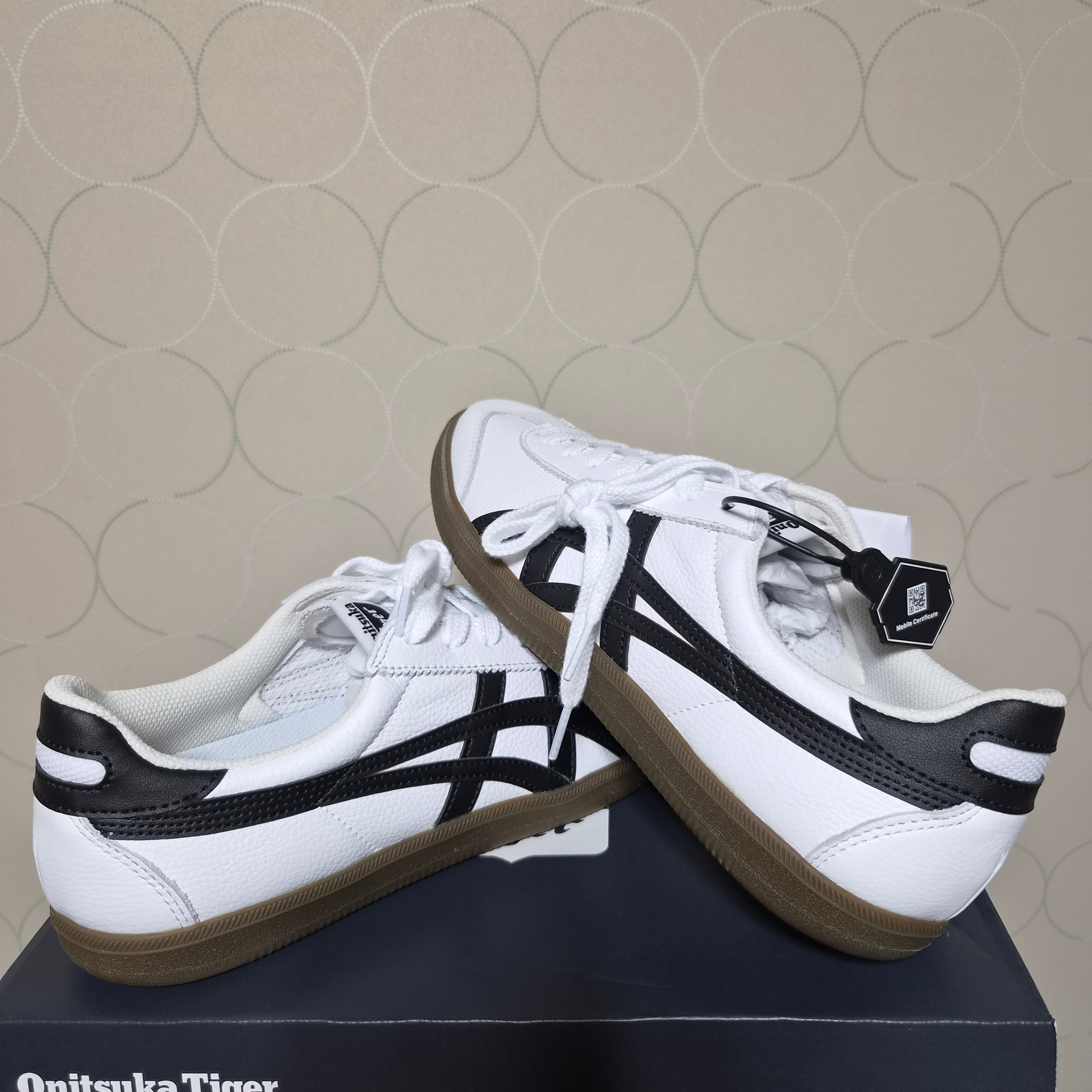 Onitsuka Tiger Tokuten White Black 착용 스타일 - 3