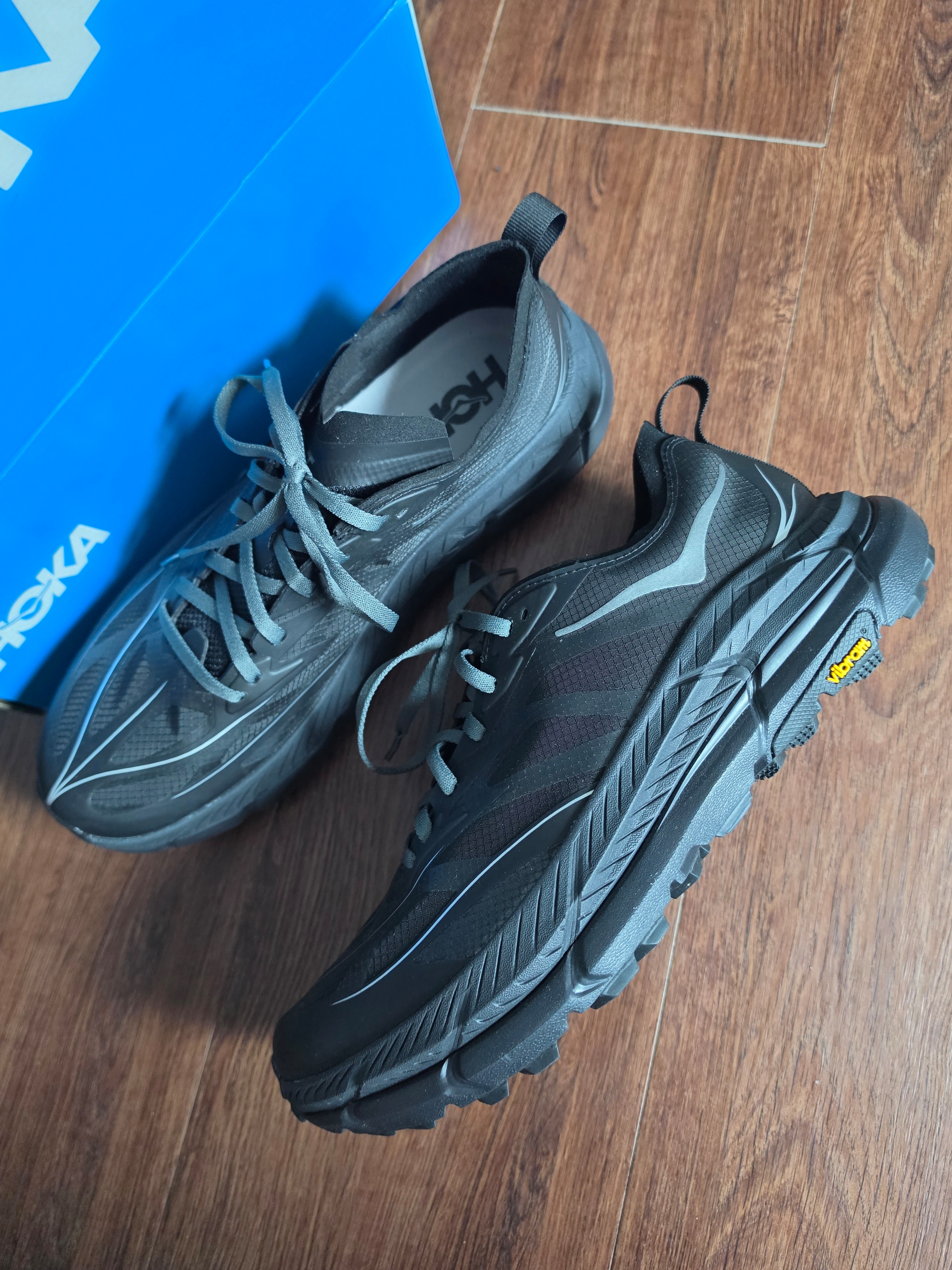 Hoka Mafate Speed 4 Lite Black Outer Orbit 착용 스타일 - 2