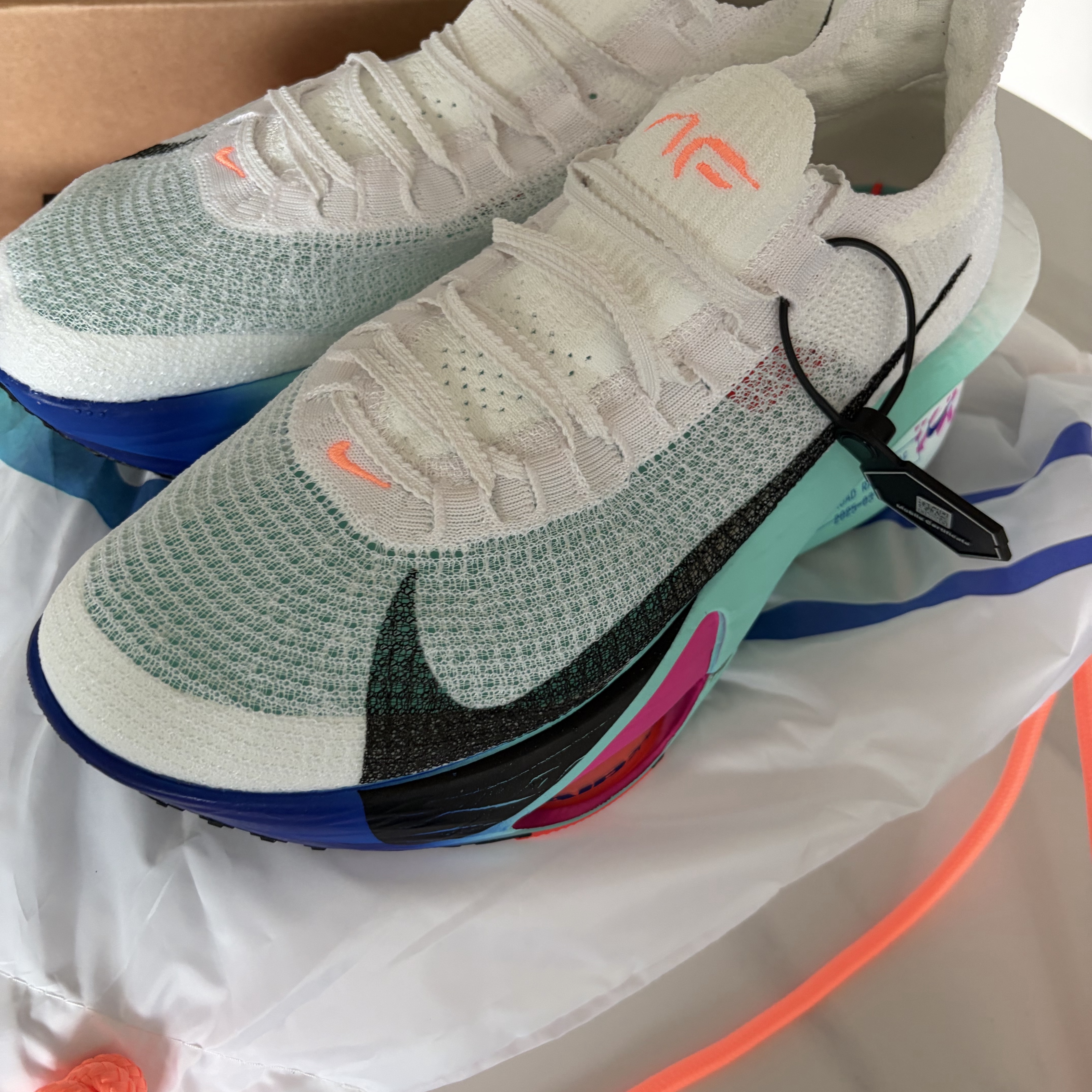 Nike Air Zoom Alphafly Next% 3 White Hyper Turquoise 착용 스타일