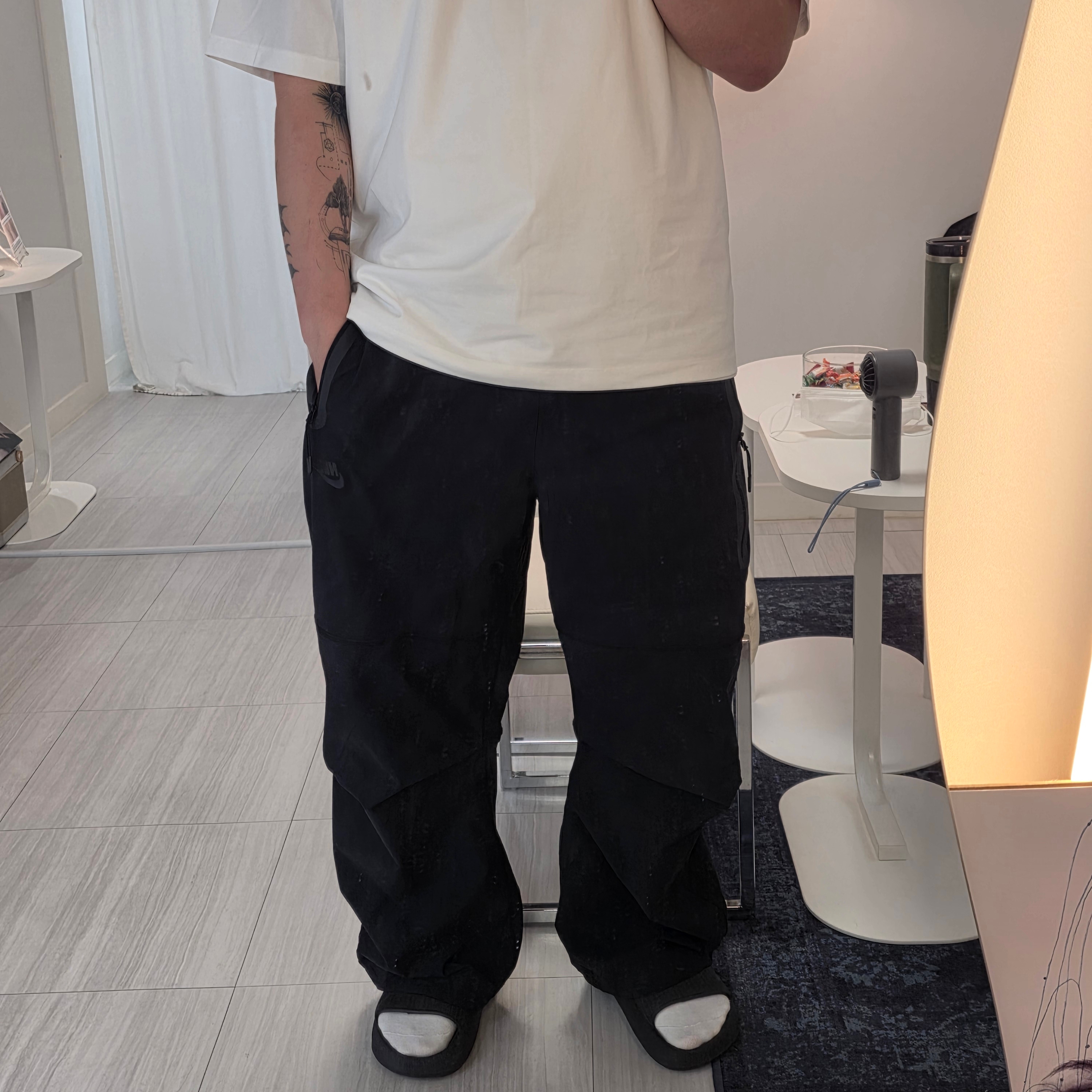 Nike Tech Woven Open Hem Pants Black - Asia 착용 스타일 - 3