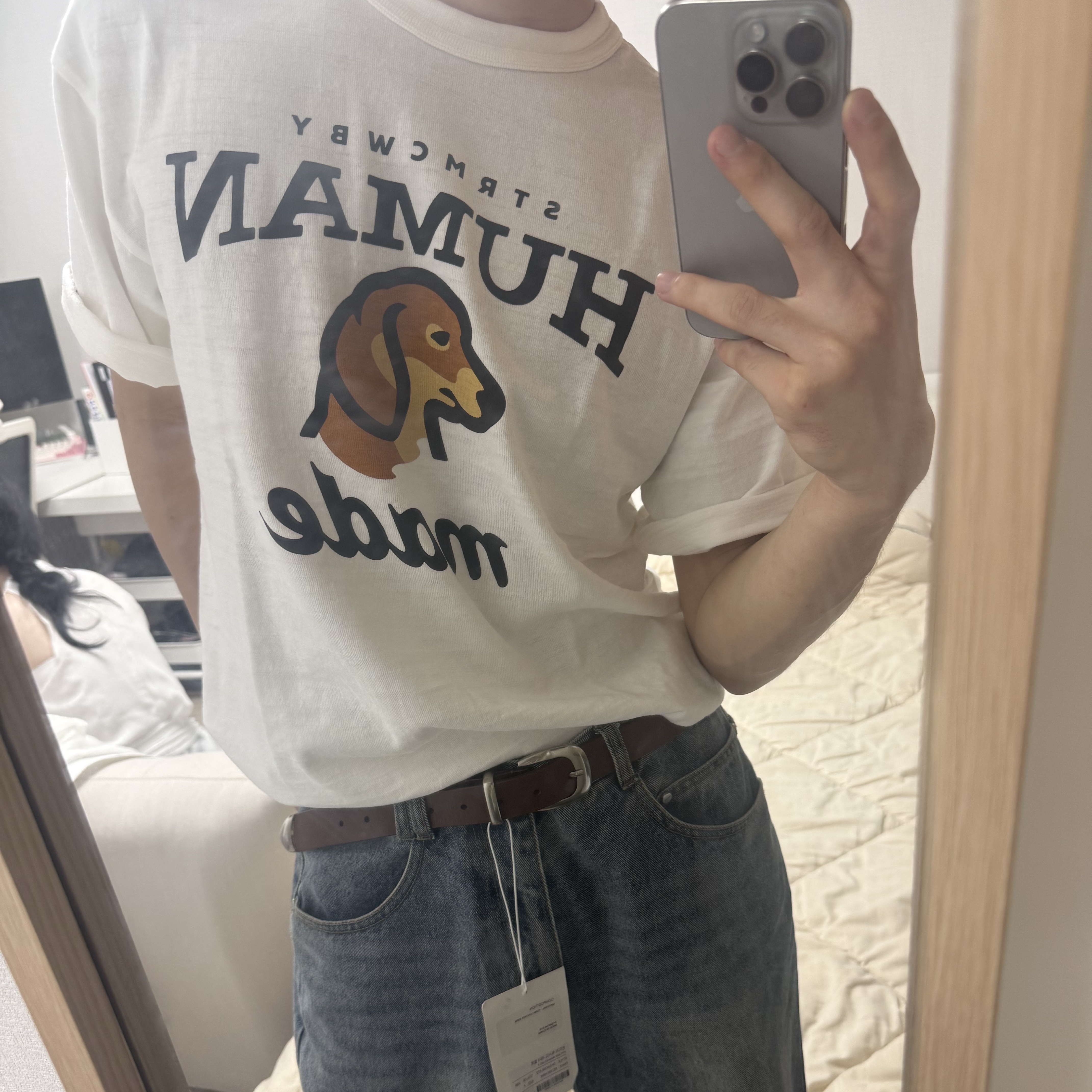 Adidas Originals Capri Shorts Black White - KR Sizing, Human Made Graphic T-Shirt #6 White 착용 스타일 - 3