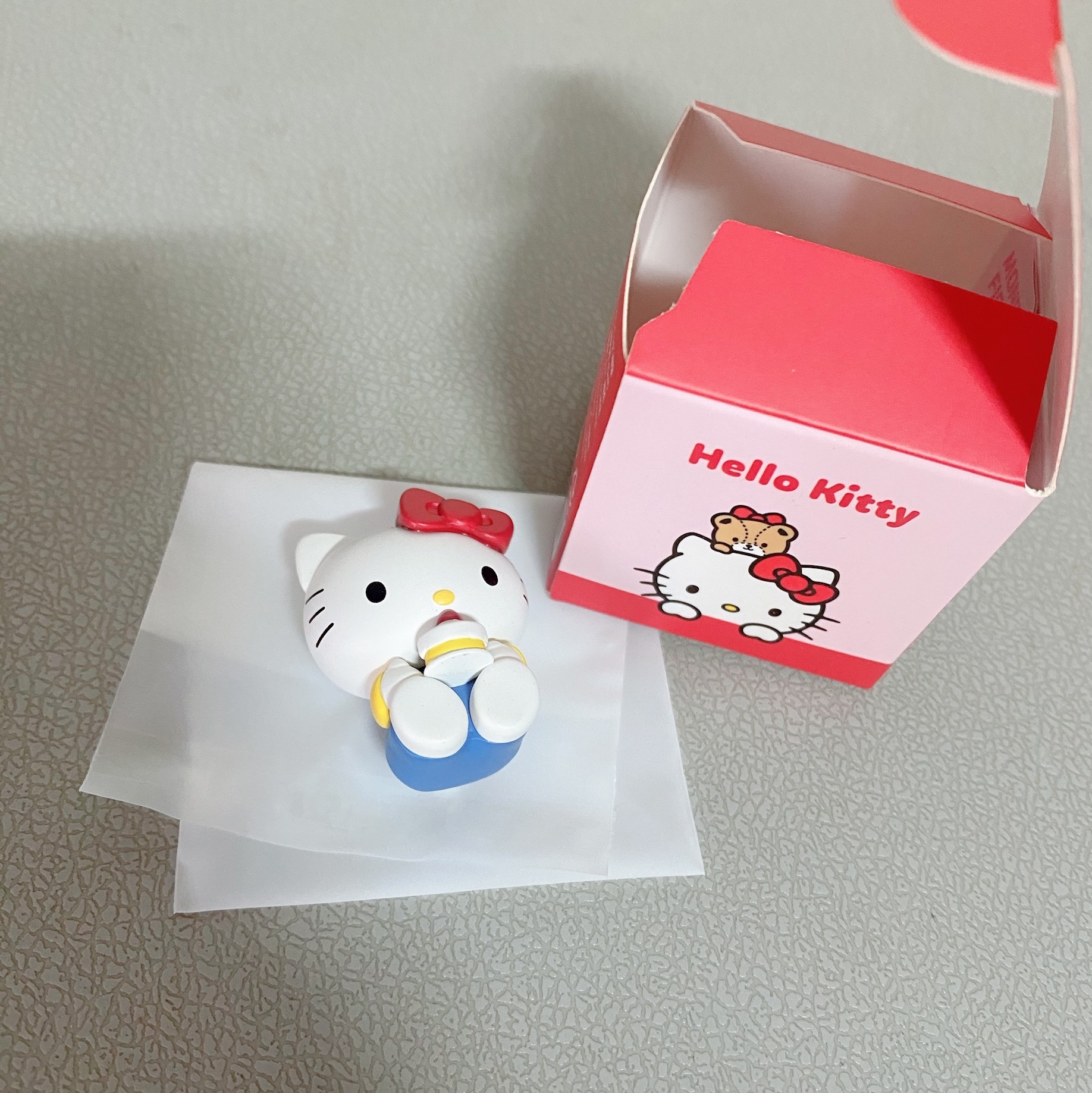 Royche Sanrio Characters Monitor Figure Pochacco & Hello Kitty 착용 스타일