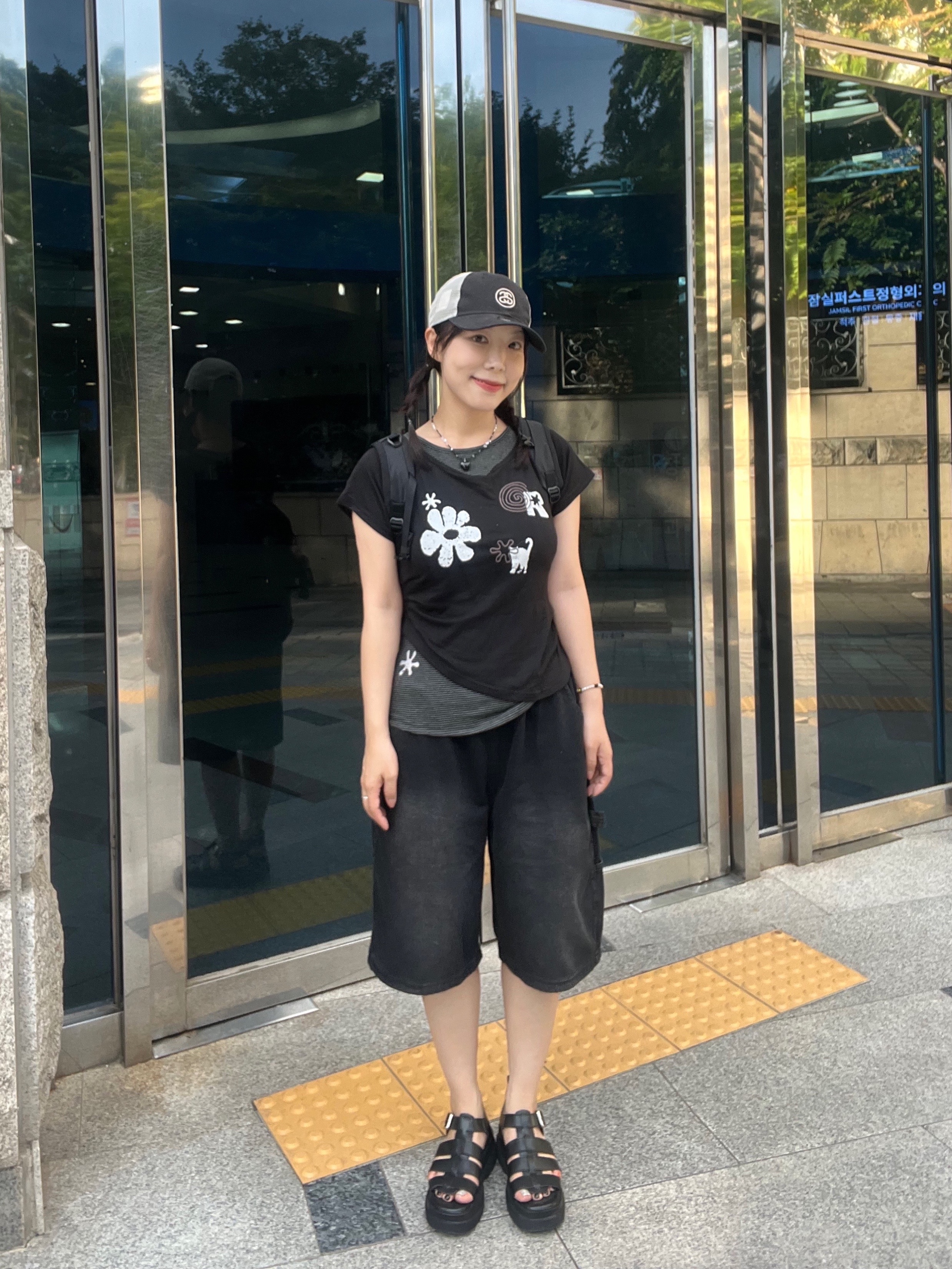 Stussy New Era 9Twenty SS Link Trucker Night Black 착용 스타일