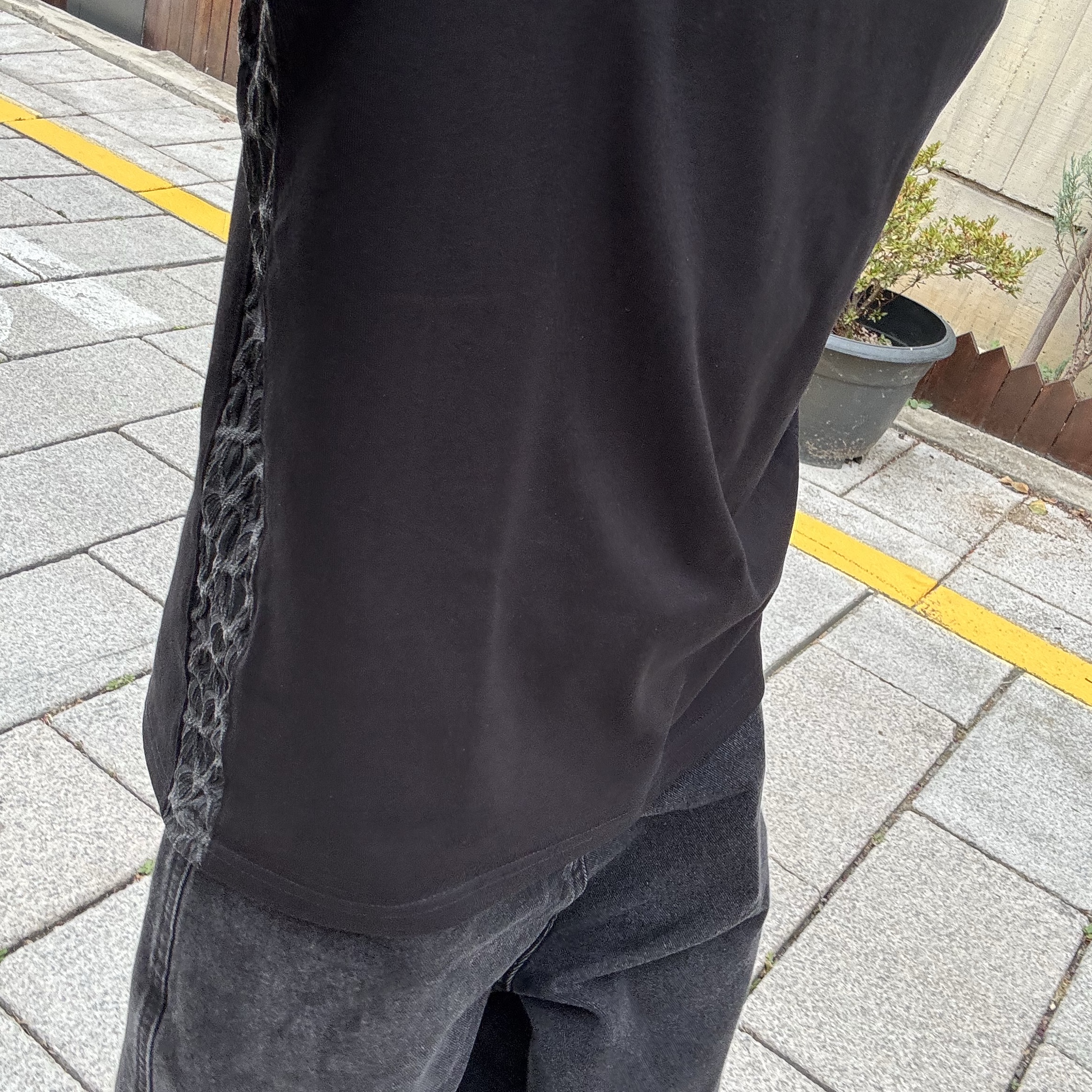 Xlim Ep.7/Sequence 01 T-Shirt Black 착용 스타일