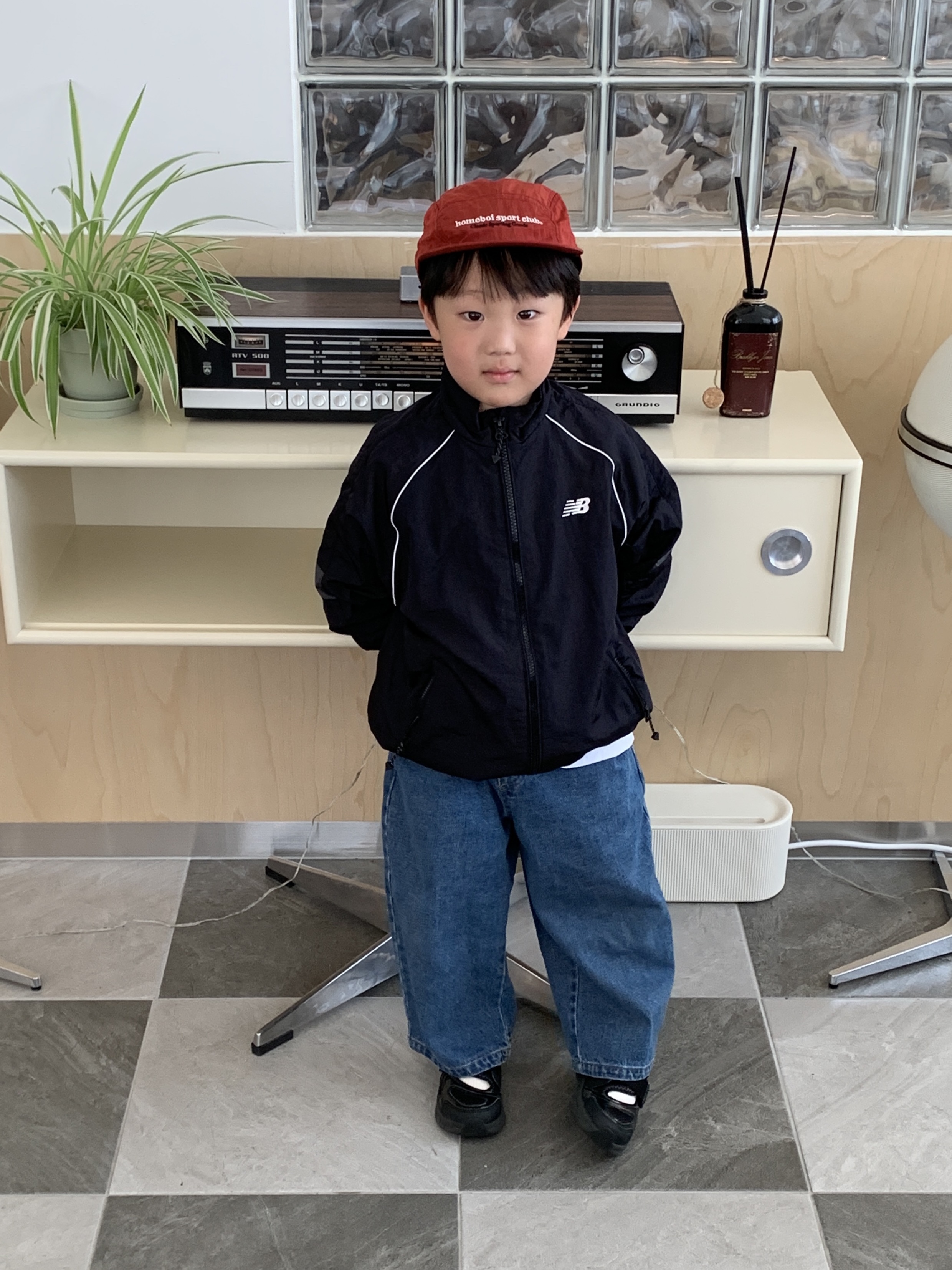 (Kids) New Balance Air Glossy Windbreaker Purple 착용 스타일 - 7