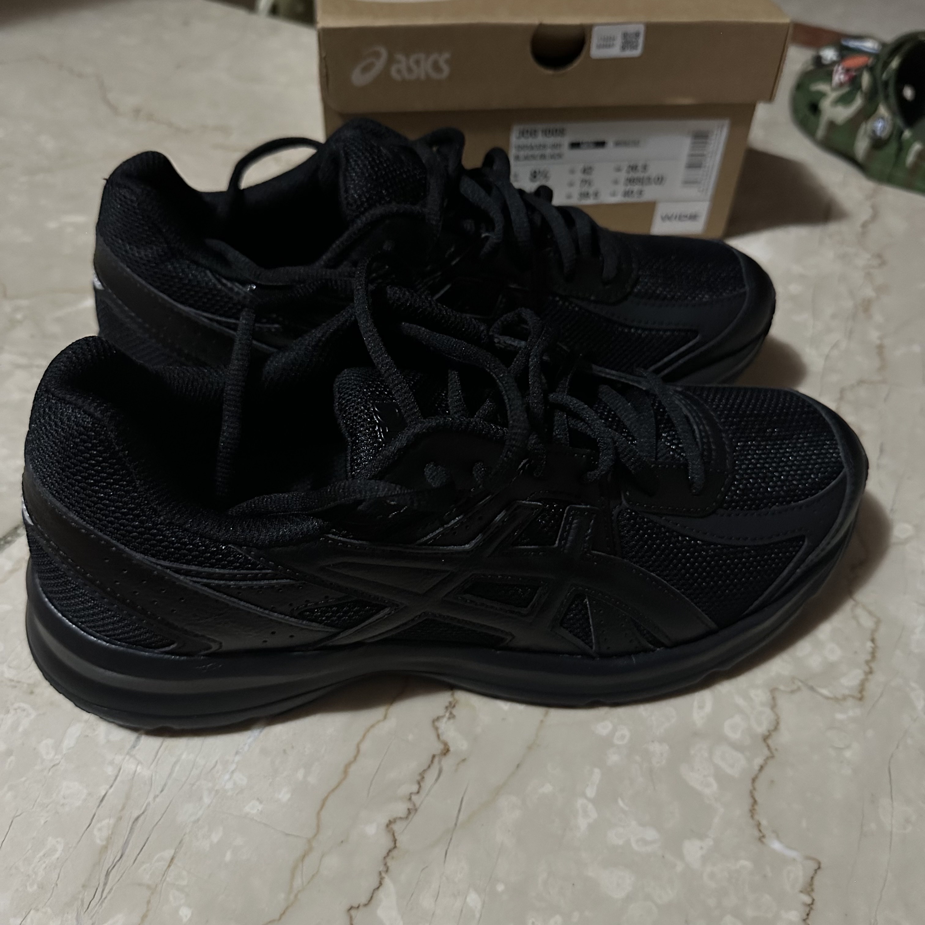 Asics Jog 100 S Black - 2E Wide 착용 스타일