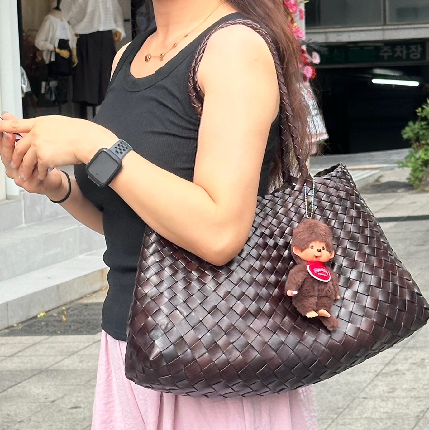 Dragon Diffusion Santa Croce Big Dark Brown 착용 스타일 - 3