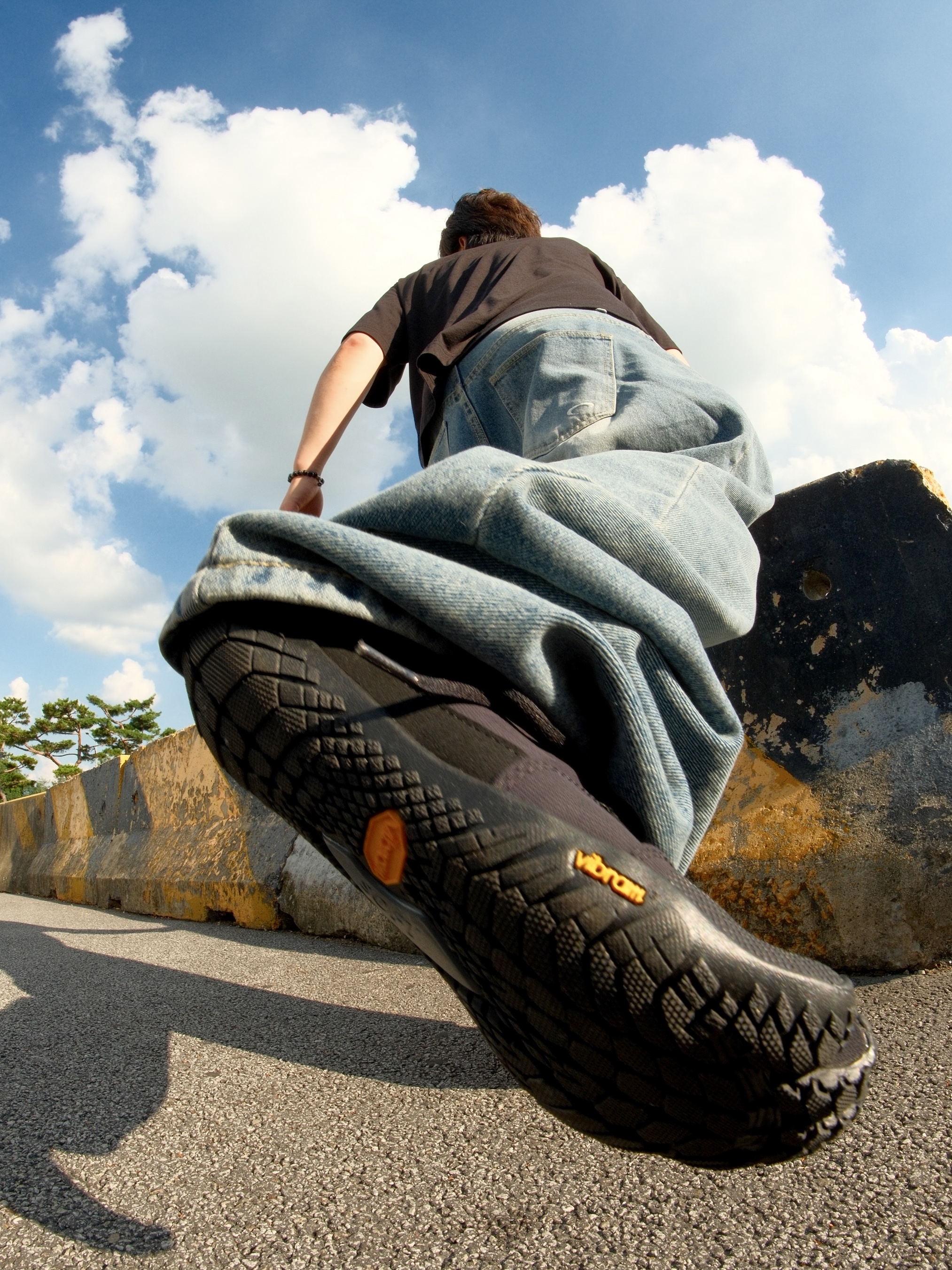 Vibram Fivefingers V-Trek Black 착용 스타일 - 2