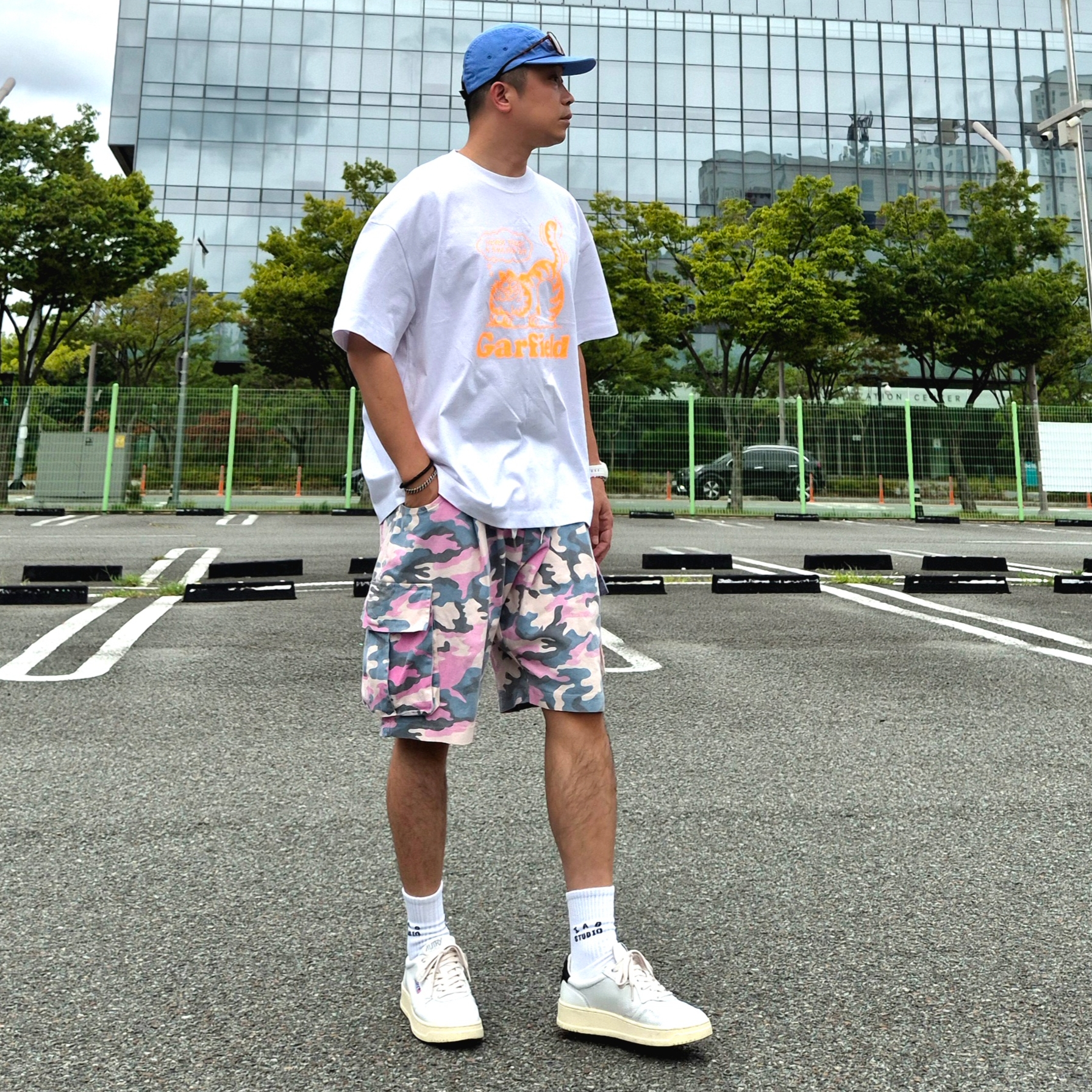 Supreme Washed Chino Twill Camp Cap Light Royal - 24SS, Autry Medalist Low Leather Sneakers White Black 착용 스타일 - 2