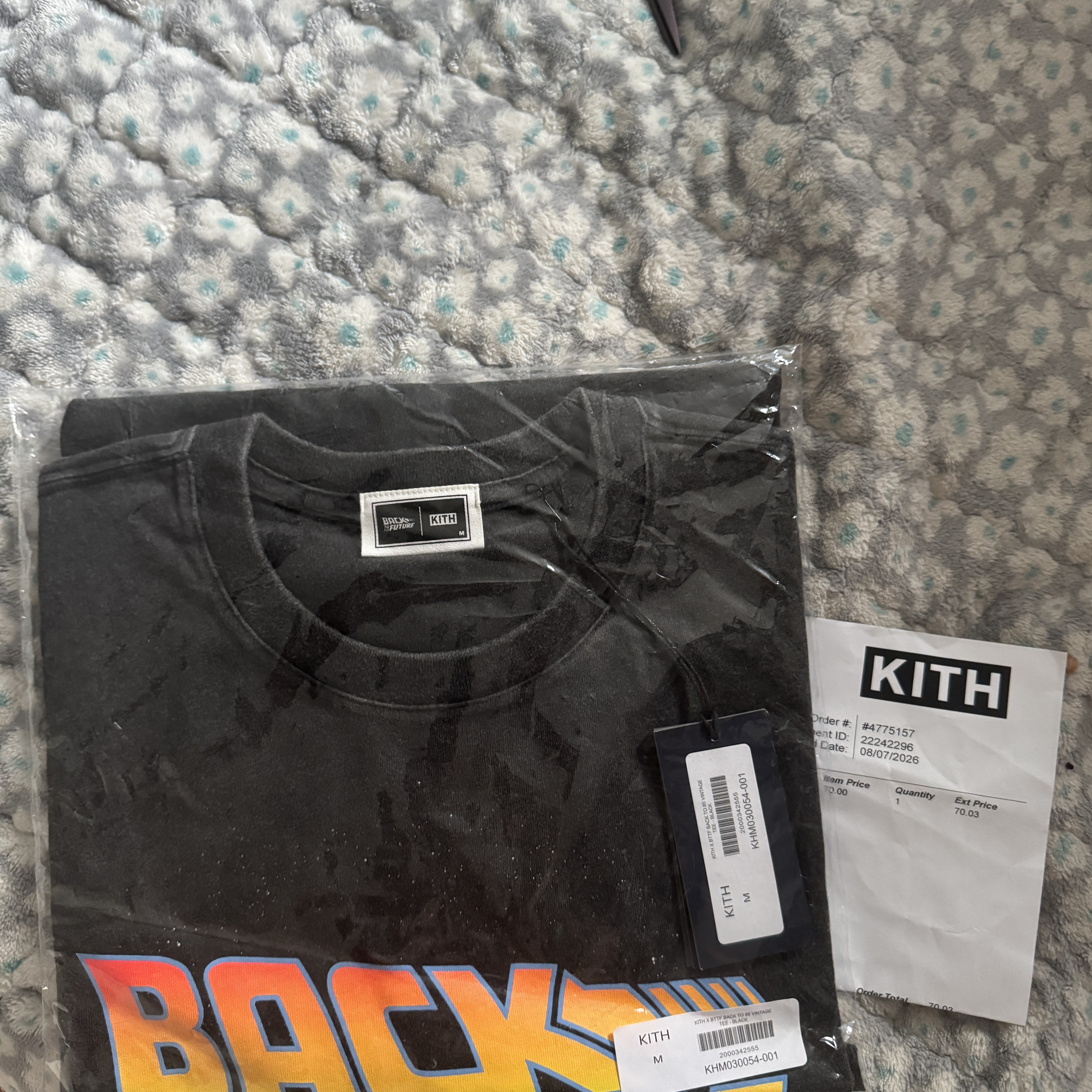 Kith x Back To The Future Back To 1985 Vintage T-Shirt Black, Balenciaga Oversize Rectangle Sunglasses Black 착용 스타일 - 2