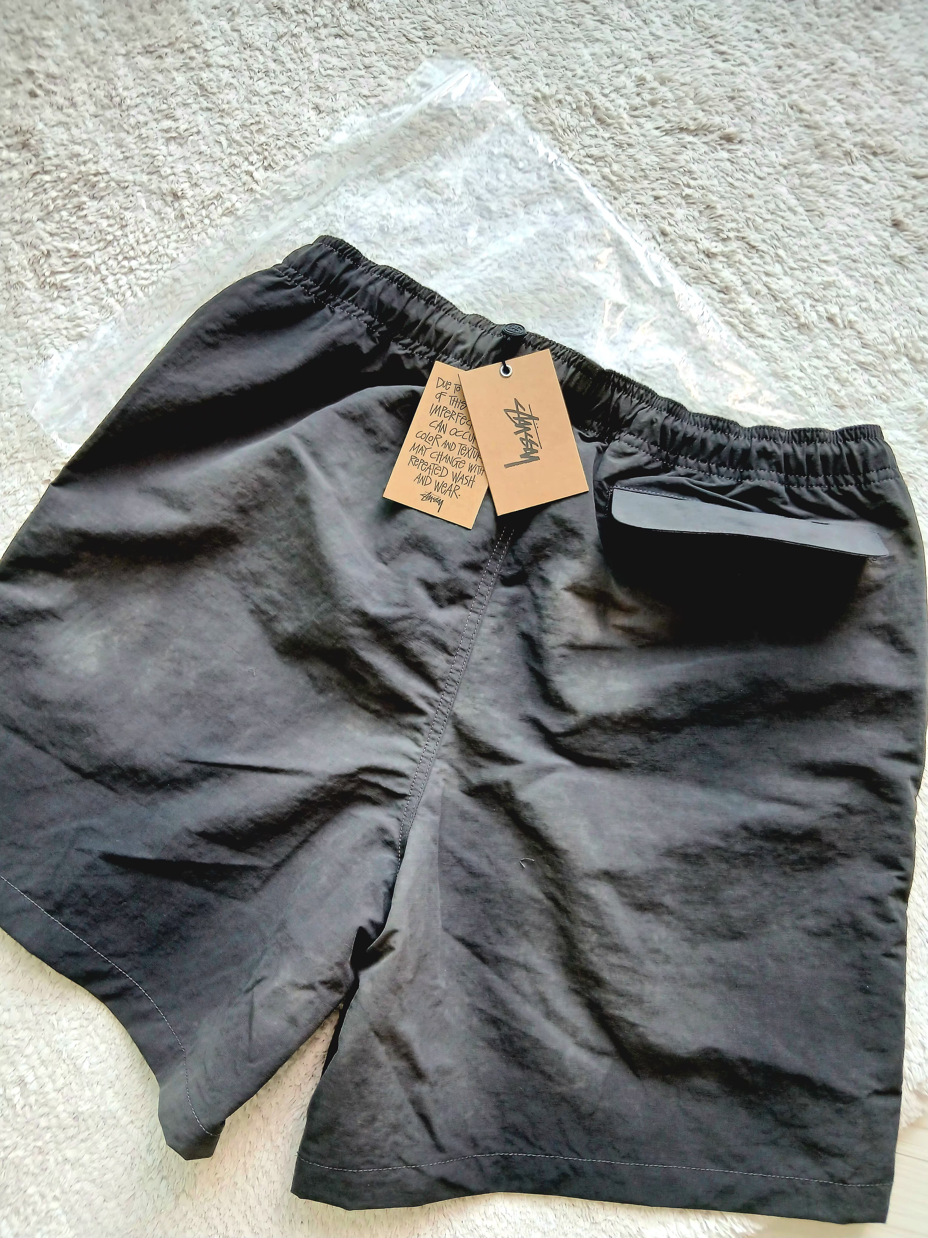 Stussy Wave Dye Nylon Shorts Black, AMI de Coeur T-Shirt White 착용 스타일 - 2