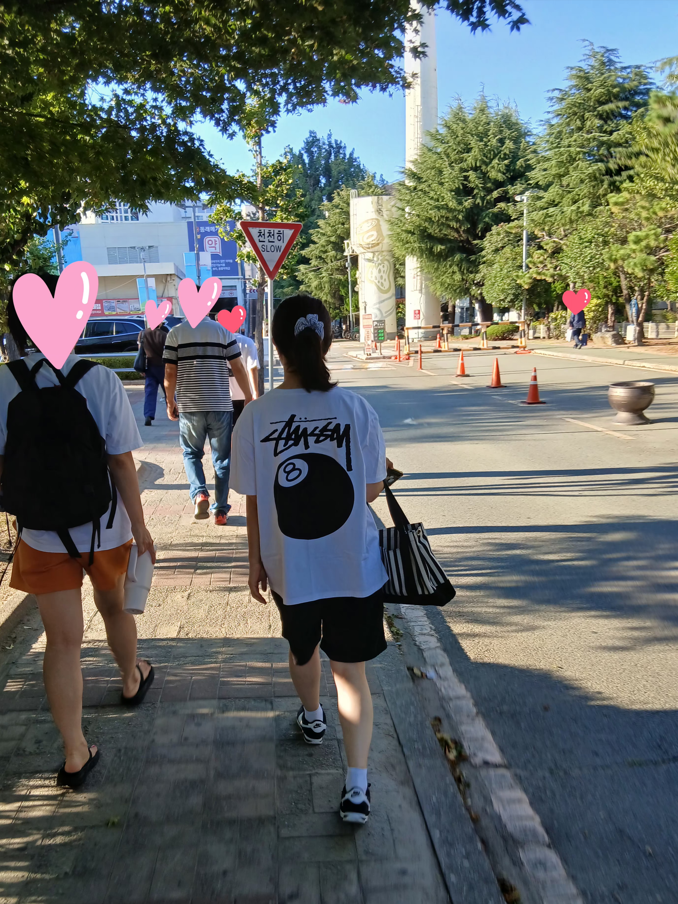 Stussy 8 Ball T-Shirt White, Stussy Big Basic Water Shorts Black 착용 스타일 - 2