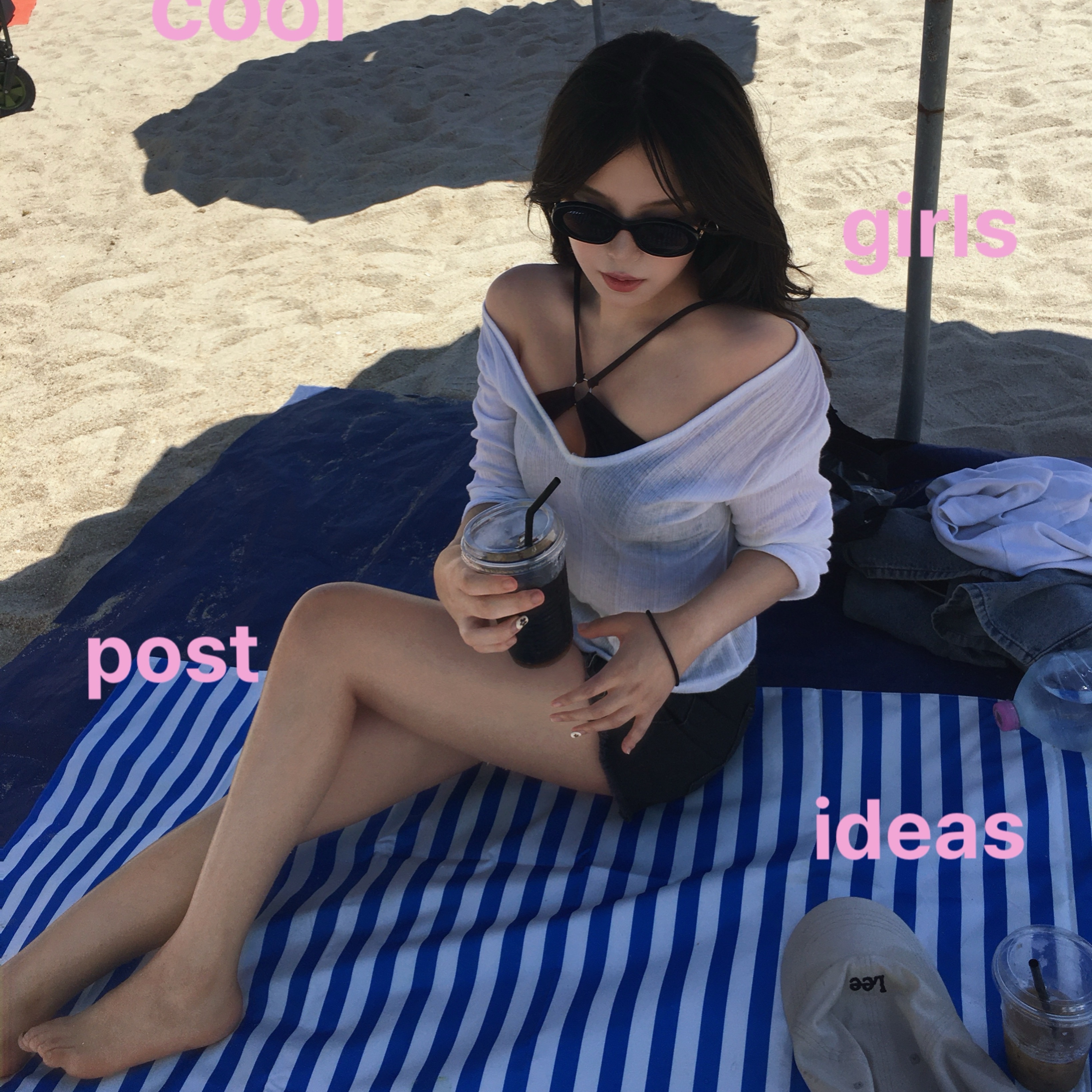 (W) Celine Triomphe 01 Sunglasses in Acetate Black 착용 스타일 - 1