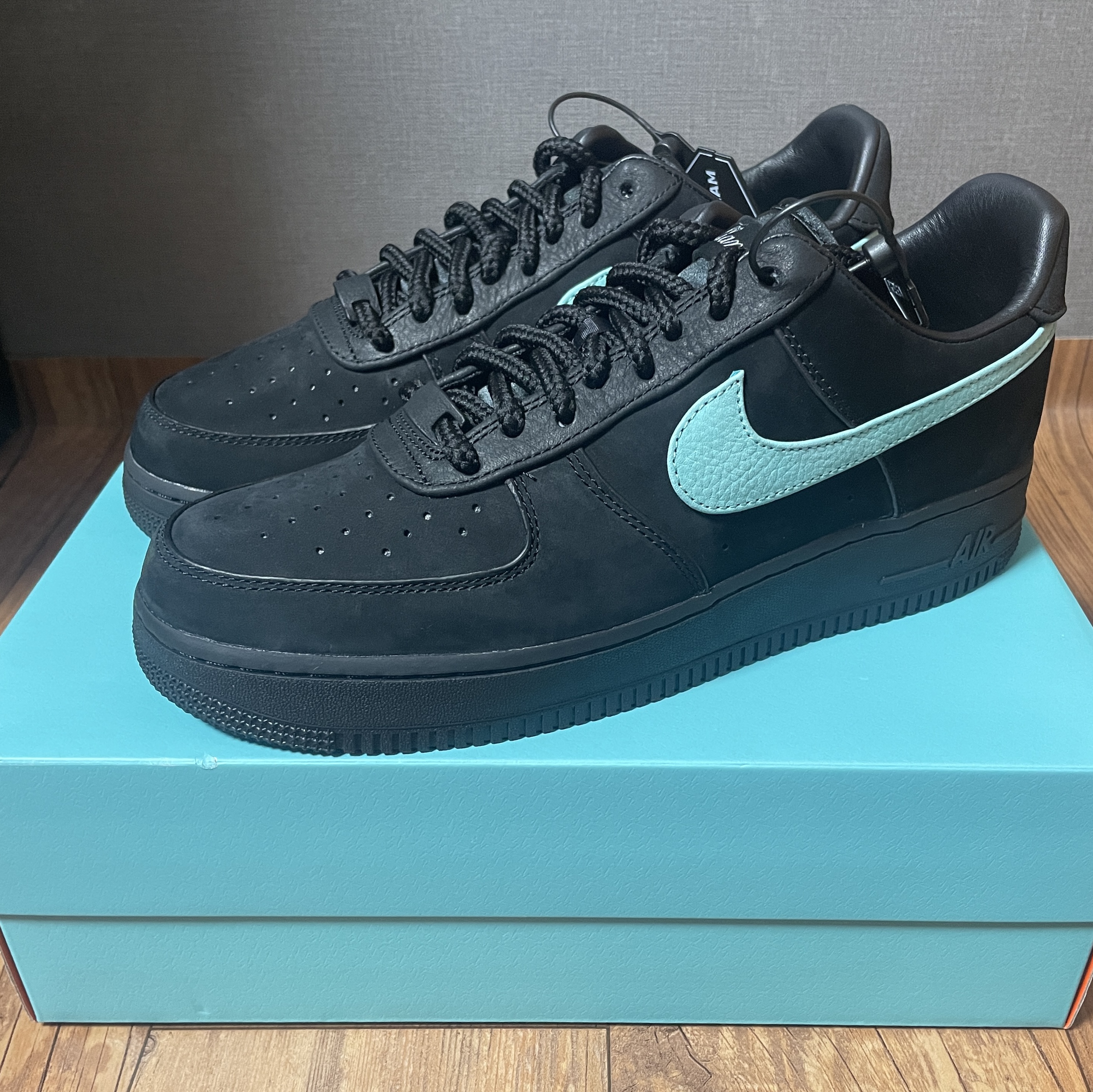 Nike x Tiffany & Co. Air Force 1 Low SP 1837 착용 스타일