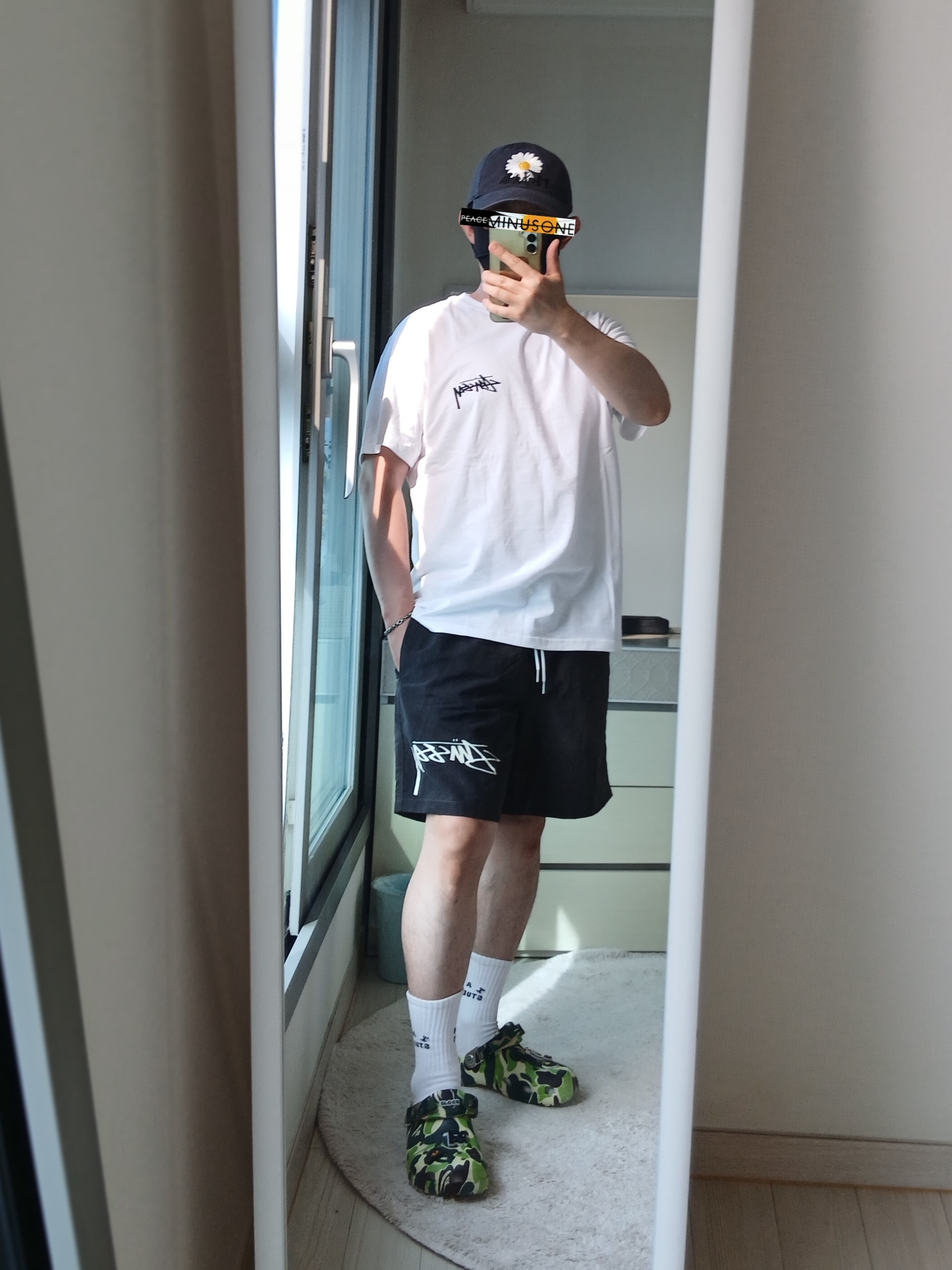 Stussy Wave Dye Nylon Shorts Black, Stussy Kittens T-Shirt White 착용 스타일 - 10