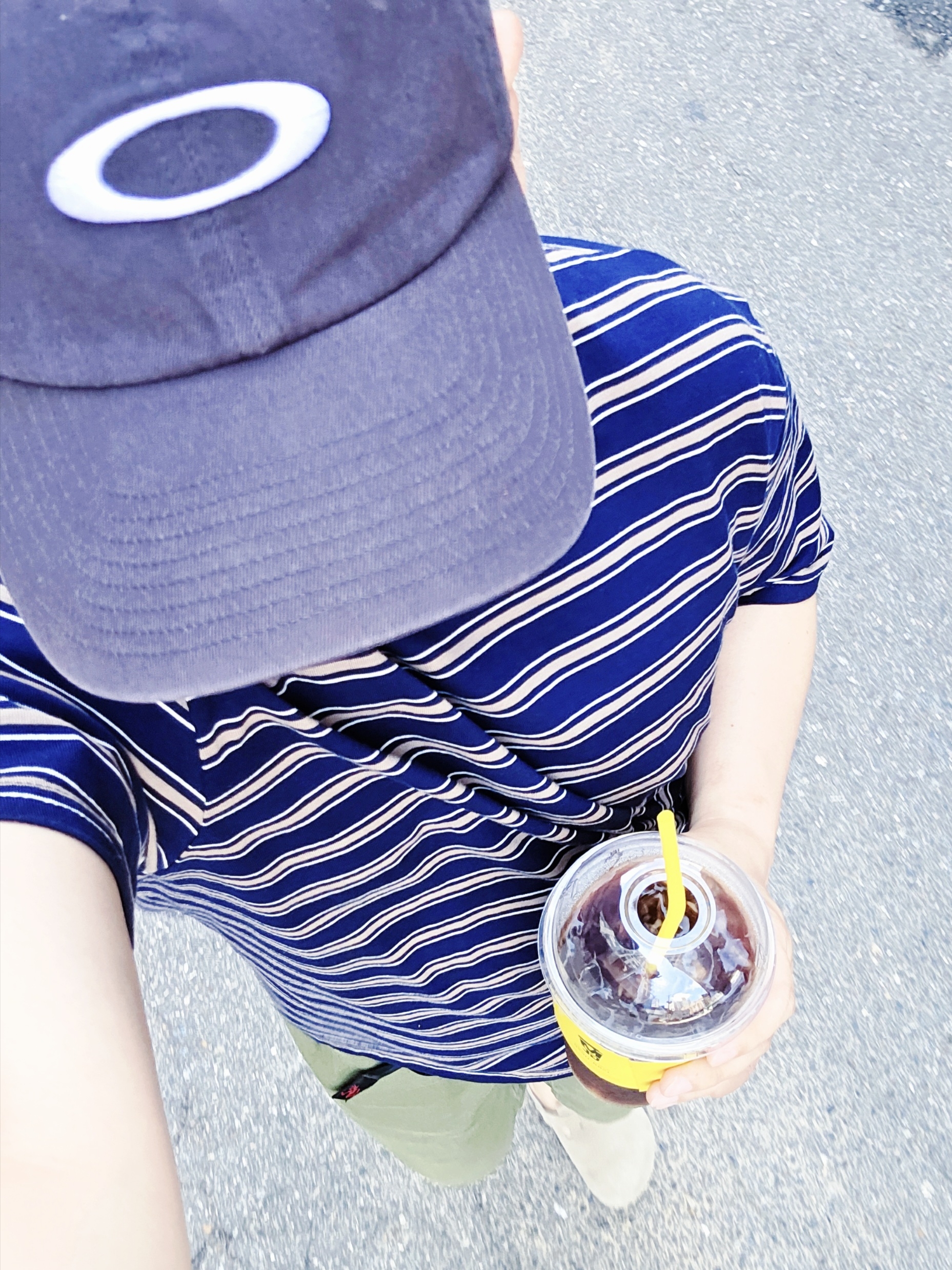 Knitted Stripe Leathrer Heart T-Shirt Navy, Oakley Remix Dad Hat Blackout 착용 스타일