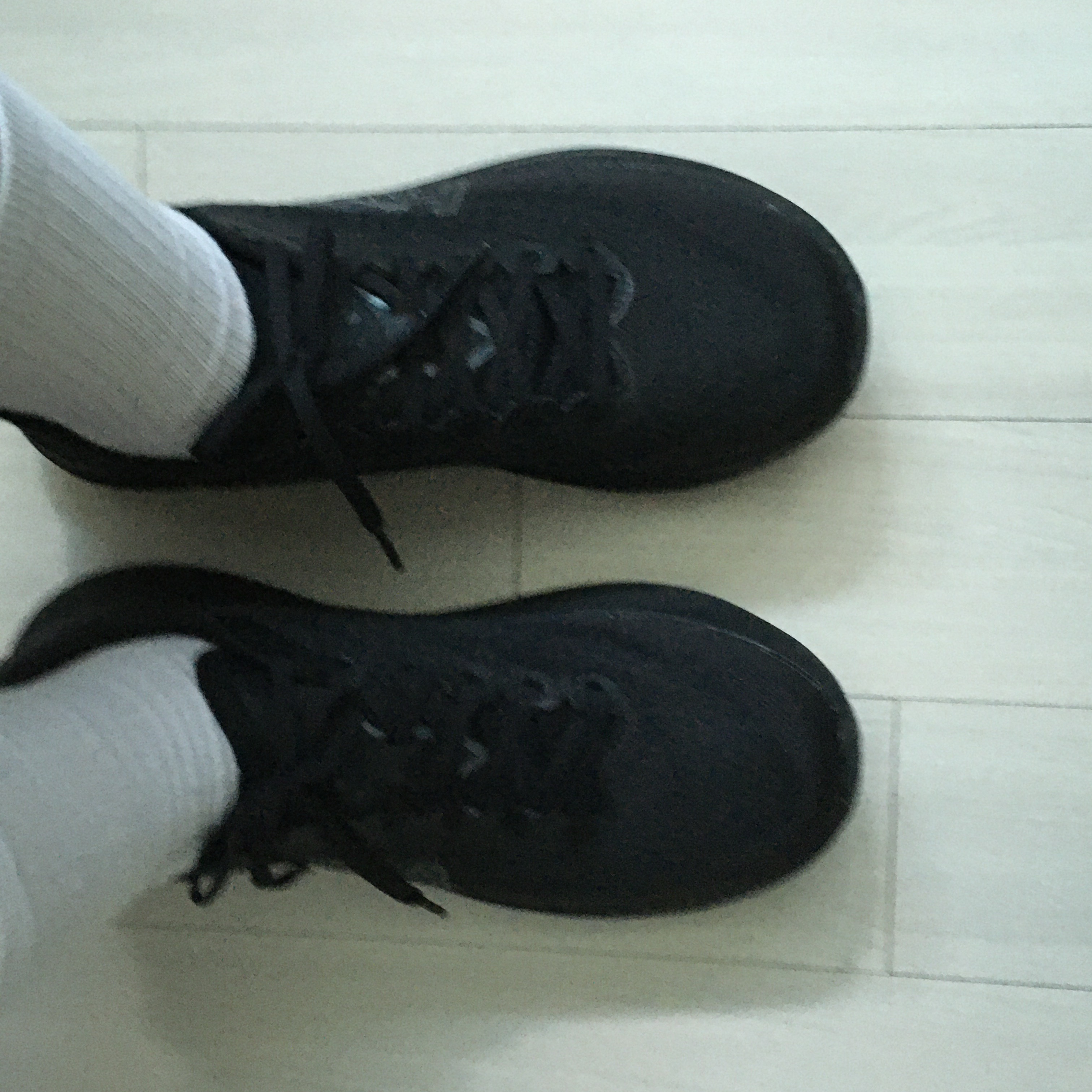 Hoka Clifton 10 Black - Wide 착용 스타일 - 2