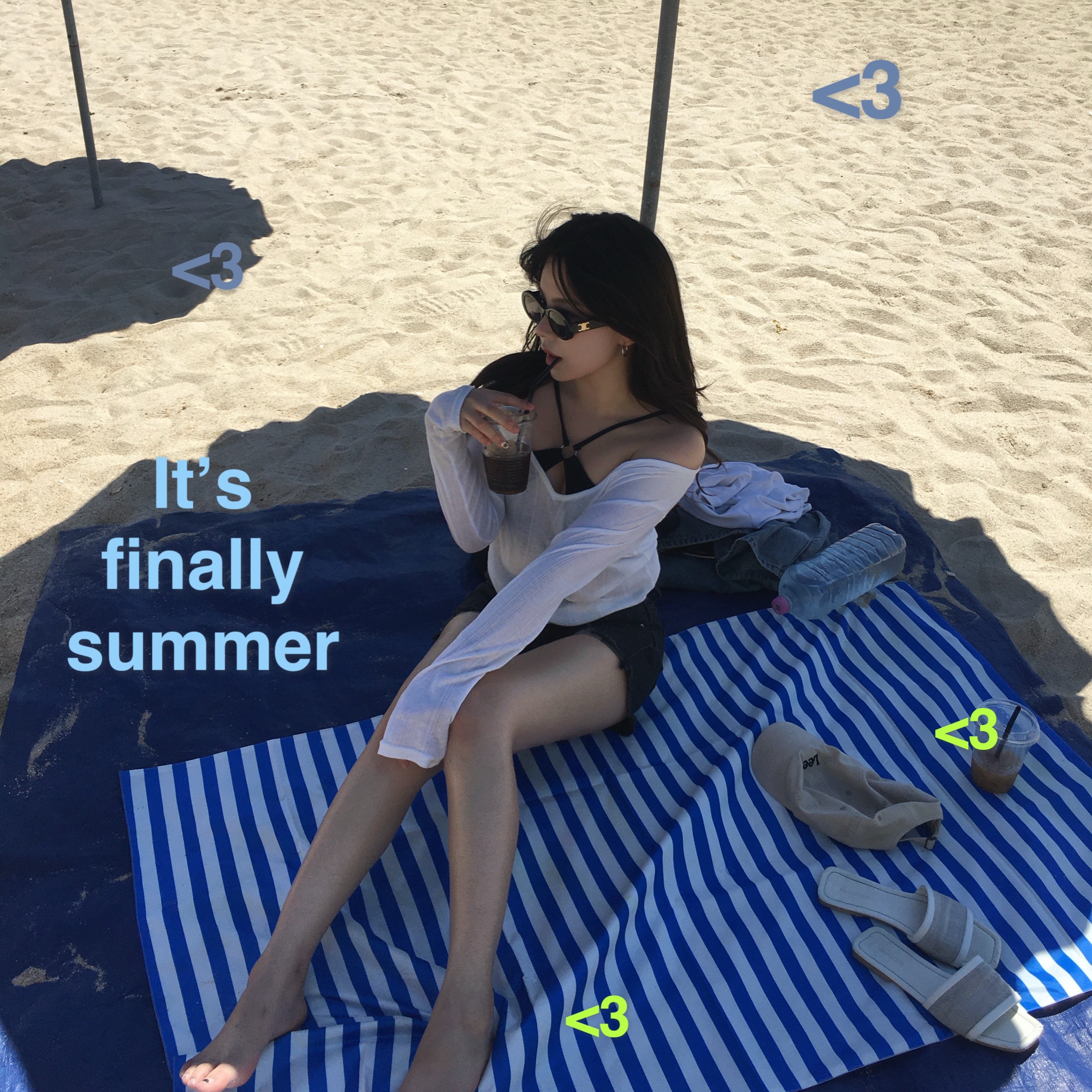 (W) Celine Triomphe 01 Sunglasses in Acetate Black 착용 스타일 - 2